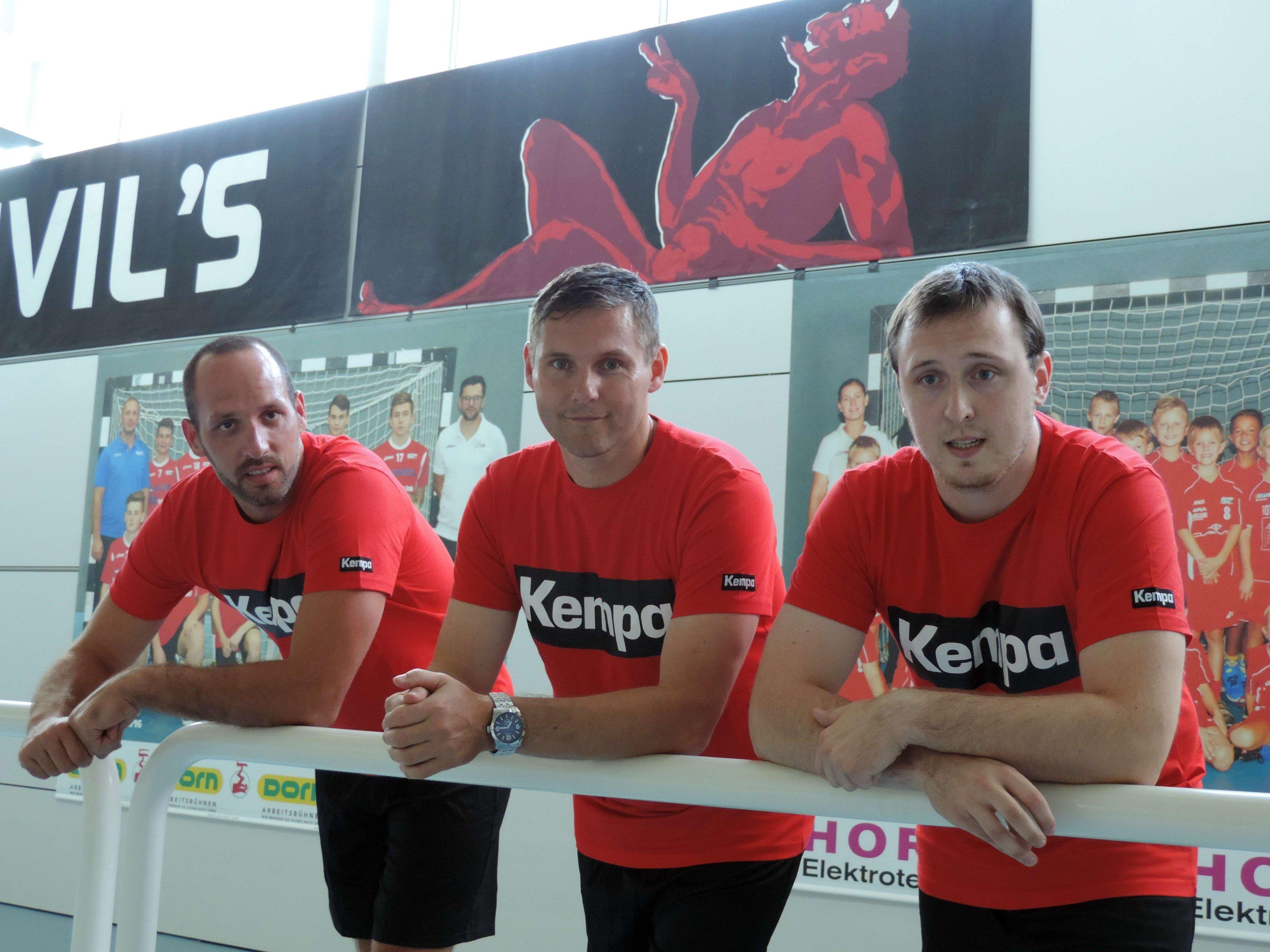 Die drei Neuen bei den Roten Teufeln: Kreisläufer Domagoj Surac, Cheftrainer Petr Hrachovec und Torwart Thomas Hurich.