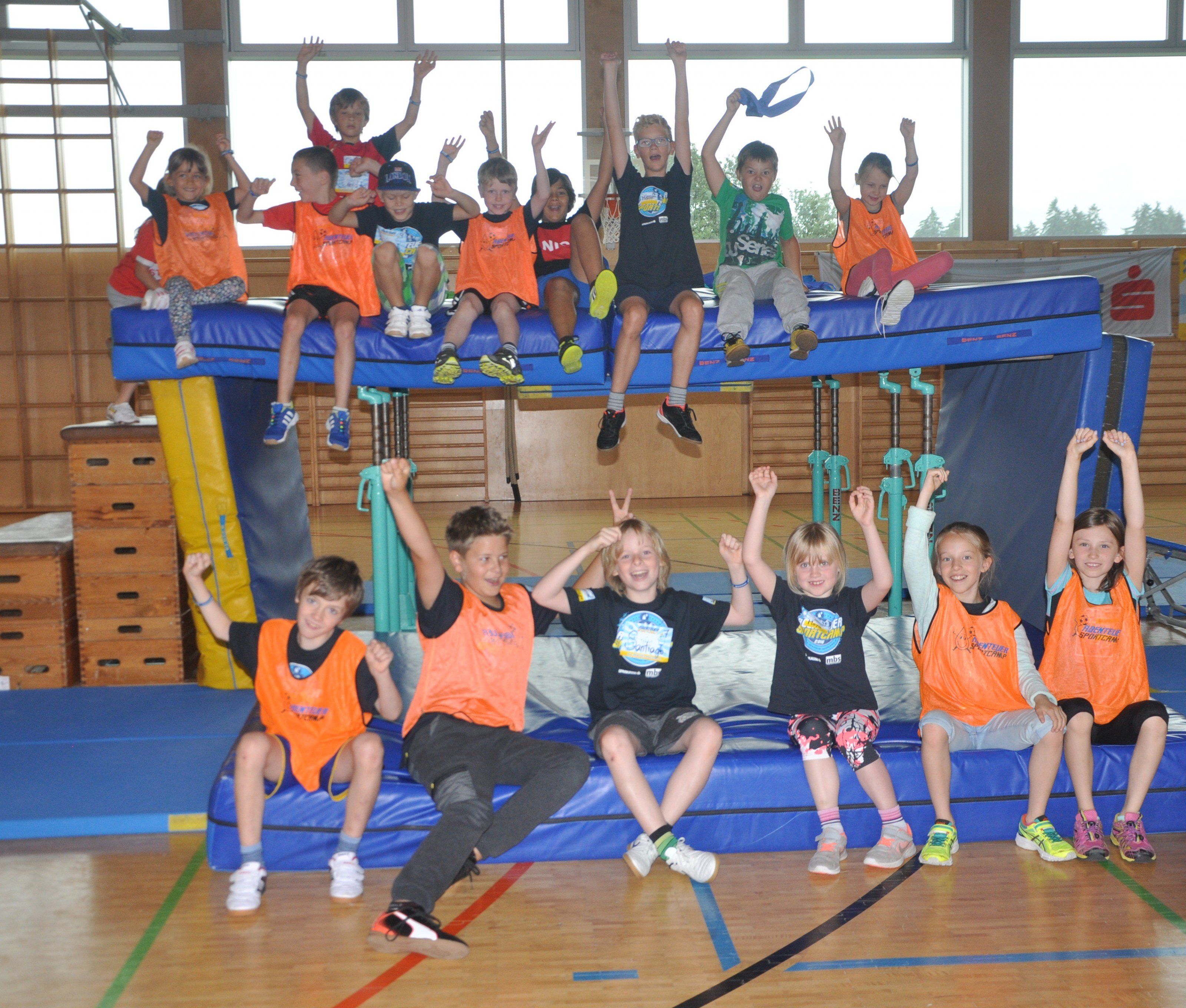 Happy Kids beim Abenteuer Sportcamp in der Rankweiler Montfortschule. Happy Kids beim Abenteuer Sportcamp in der Rankweiler Montfortschule.