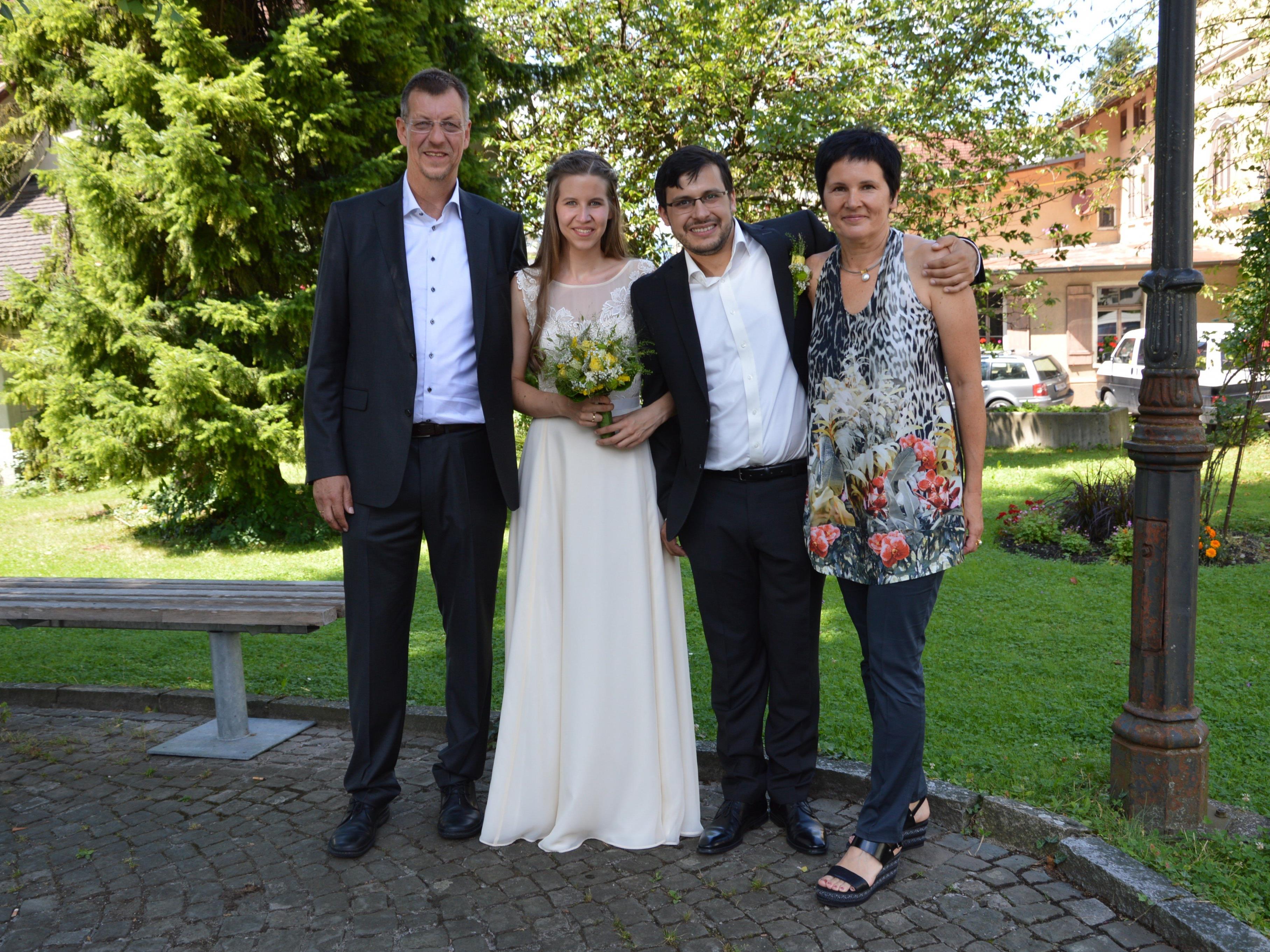 Mario Semiglia Lacava und Theresa Pöschl haben geheiratet