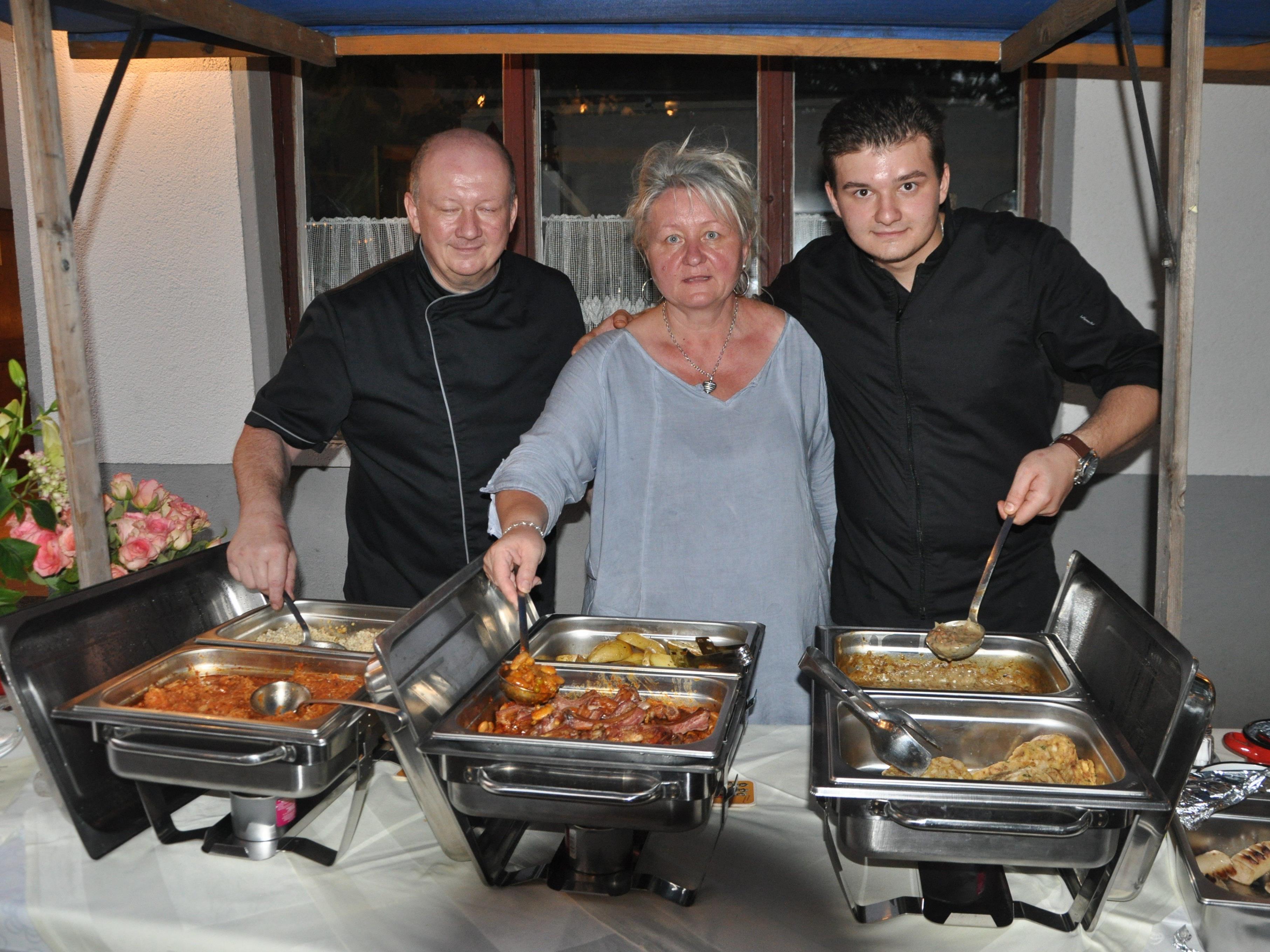 Die Familie Danka lud zur offiziellen Erföffnung des Gasthauses Engel in Weiler