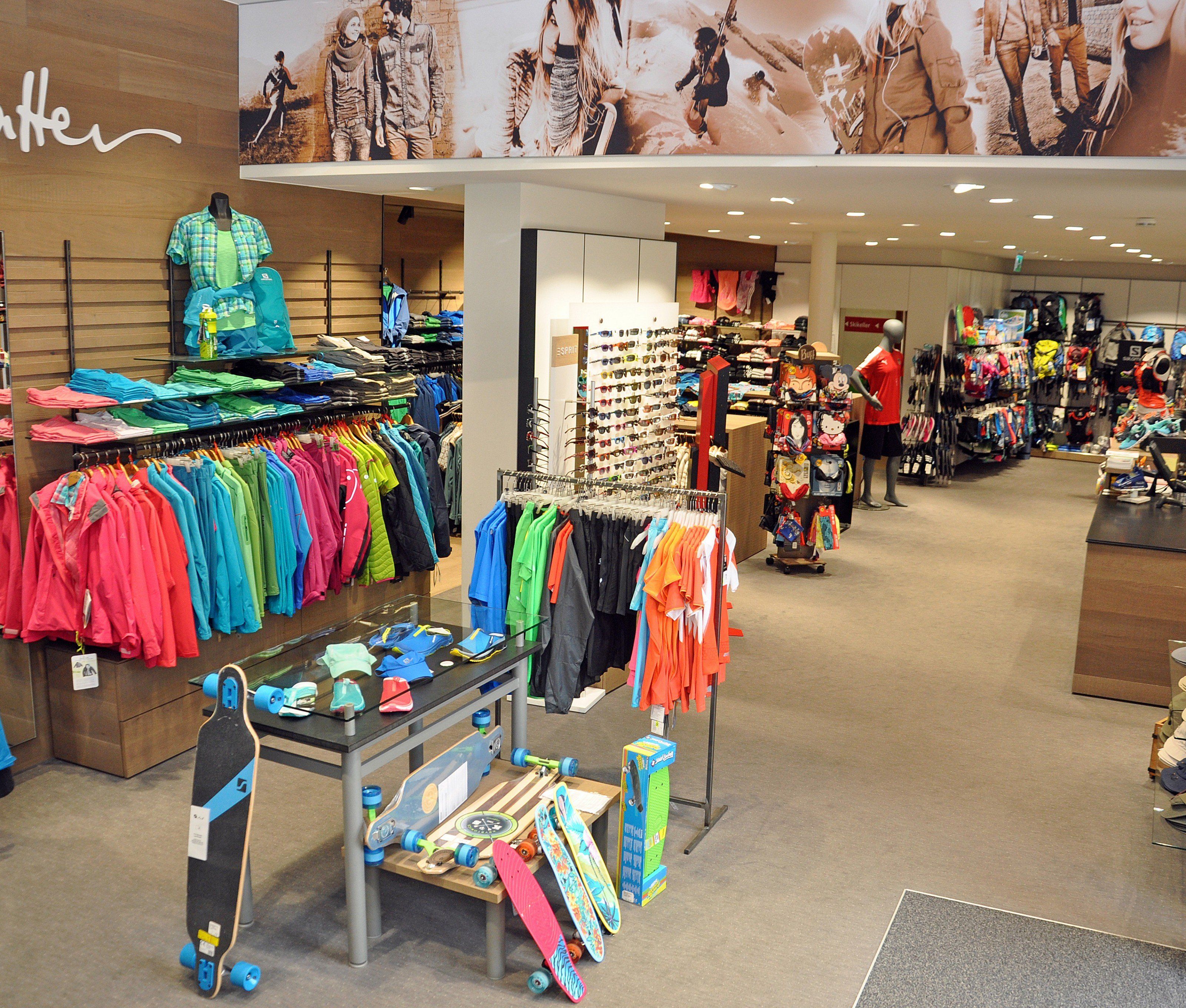 Das perfekte Outfit für Sport und Freizeit finden Einheimische und Gäste bei Sport Natter. Das perfekte Outfit für Sport und Freizeit finden Einheimische und Gäste bei Sport Natter.