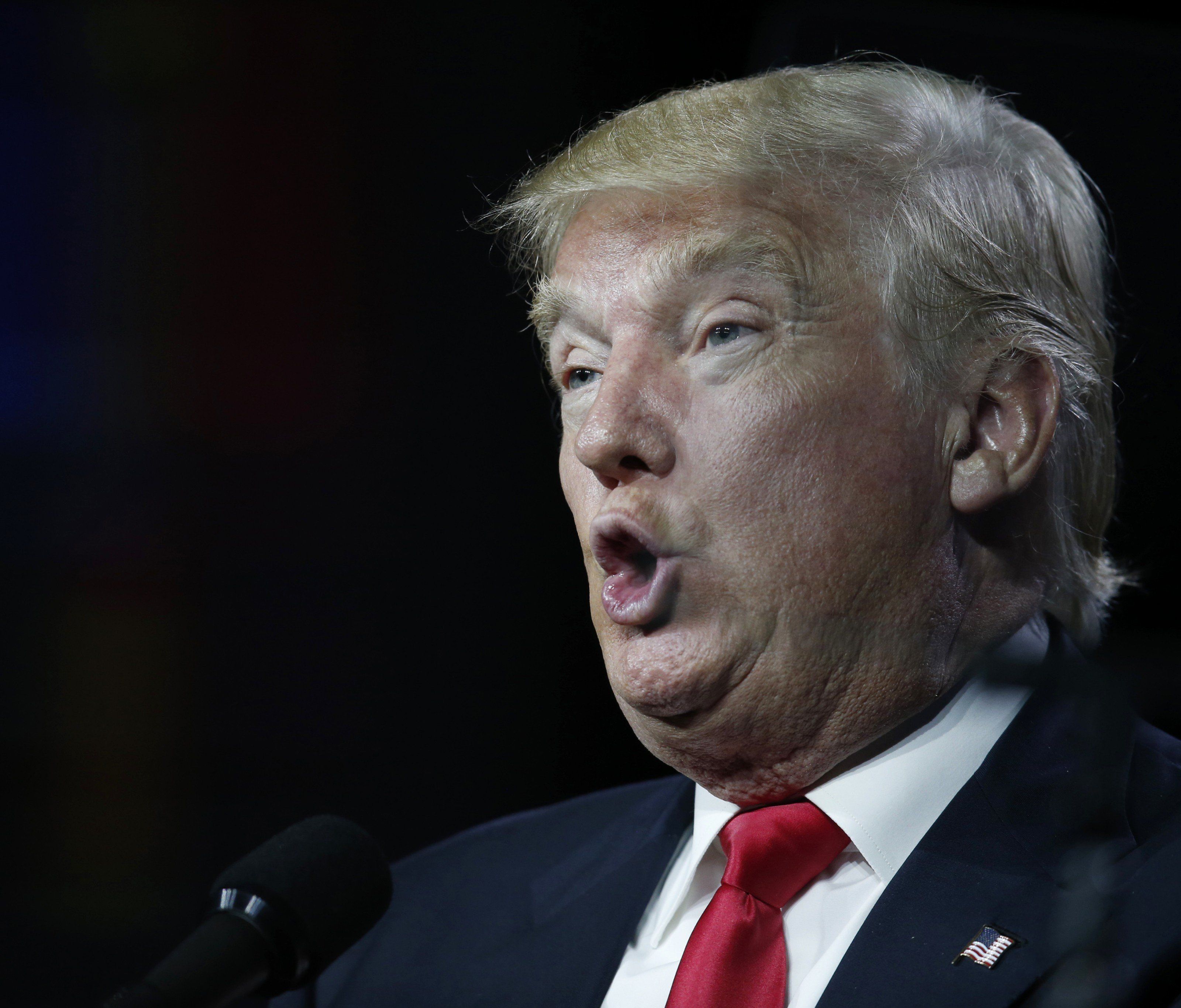 "Americus Trumpus" ernährt sich von Dollar und fürchtet die Nichtbeachtung "Americus Trumpus" ernährt sich von Dollar und fürchtet die Nichtbeachtung