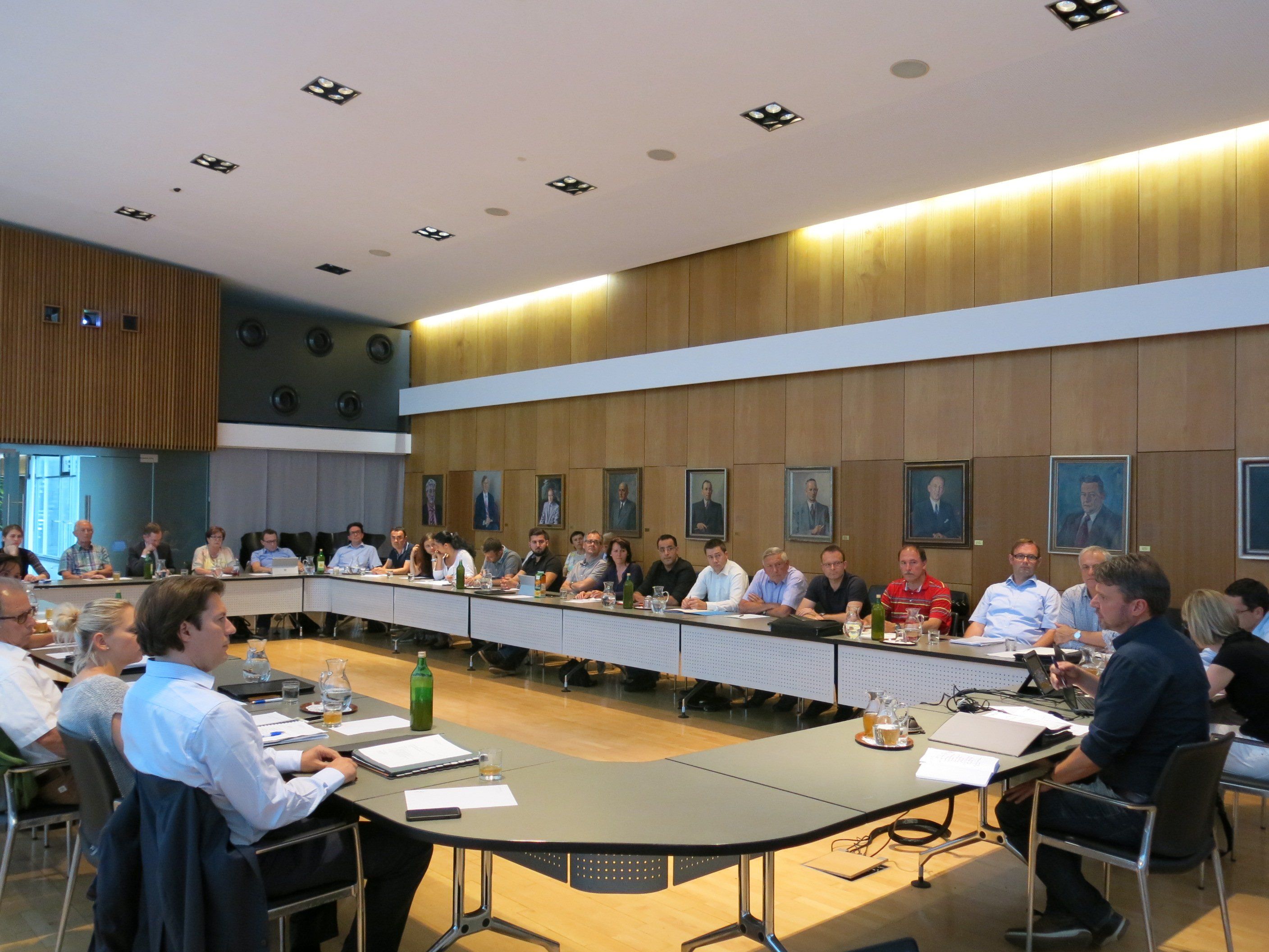 Die Gemeindevertretung tagte am Donnerstag, den 30. Juni. Die Gemeindevertretung tagte am Donnerstag, den 30. Juni.