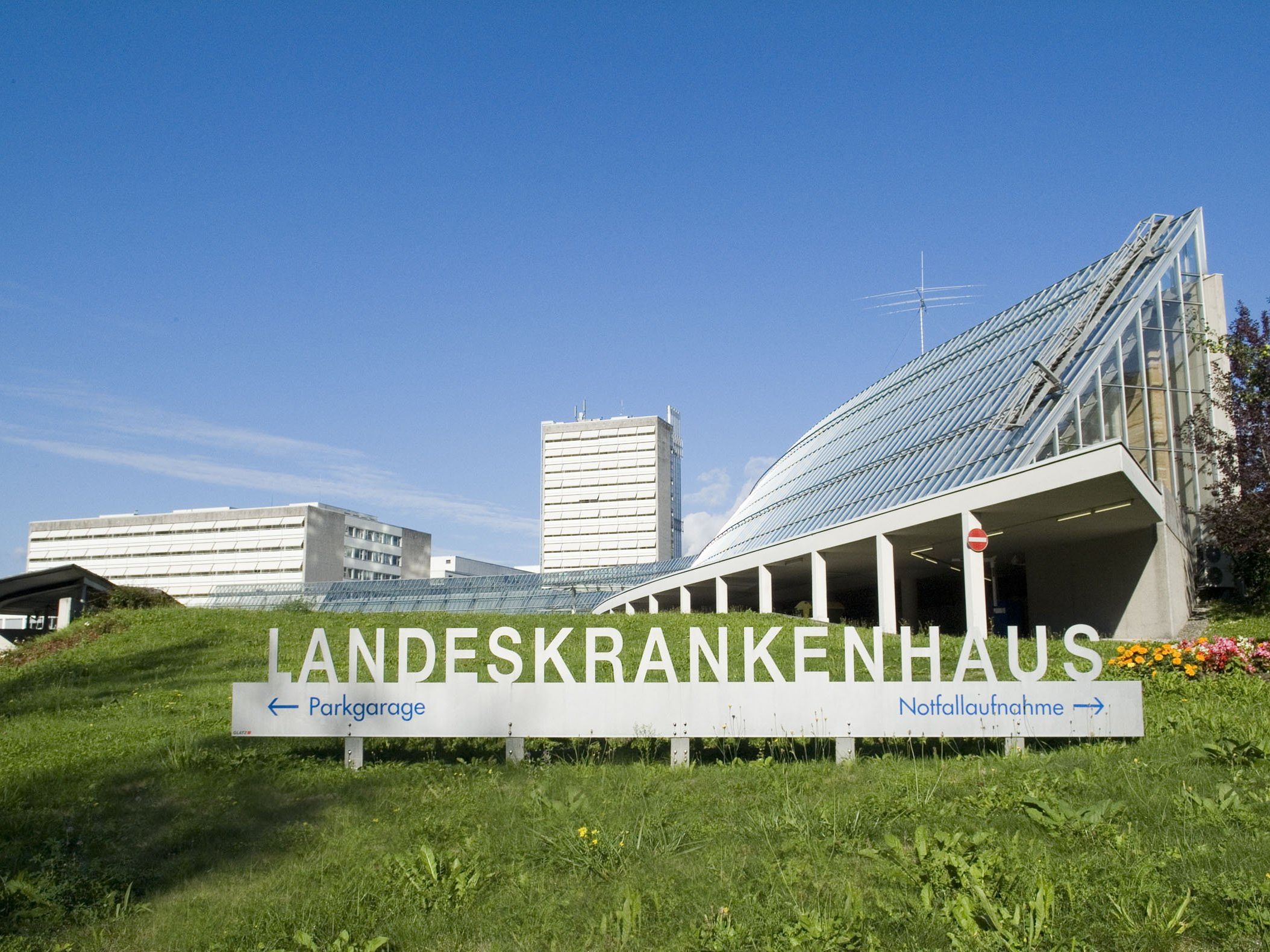 LKH-Feldkirch - akademisches Lehrkrankenhaus. Nun auch alle anderen Landeskrankenhäuser. LKH-Feldkirch - akademisches Lehrkrankenhaus. Nun auch alle anderen Landeskrankenhäuser.