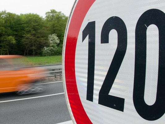 Zwischen Rheineck und St. Margrethen ist man jetzt wieder mit 120 km/h unterwegs. (Symbolbild)