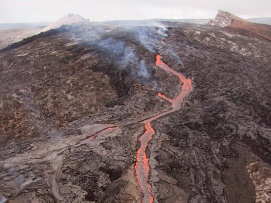 Im noch immer aktiven Vulkan auf der japanischen Insel Aogashima liegt ein Dorf. Im noch immer aktiven Vulkan auf der japanischen Insel Aogashima liegt ein Dorf.