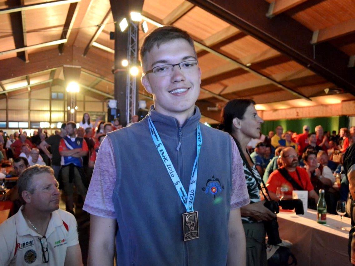 Leon Wohlgenannt holte Bronze mit seinem Langbogen Leon Wohlgenannt holte Bronze mit seinem Langbogen