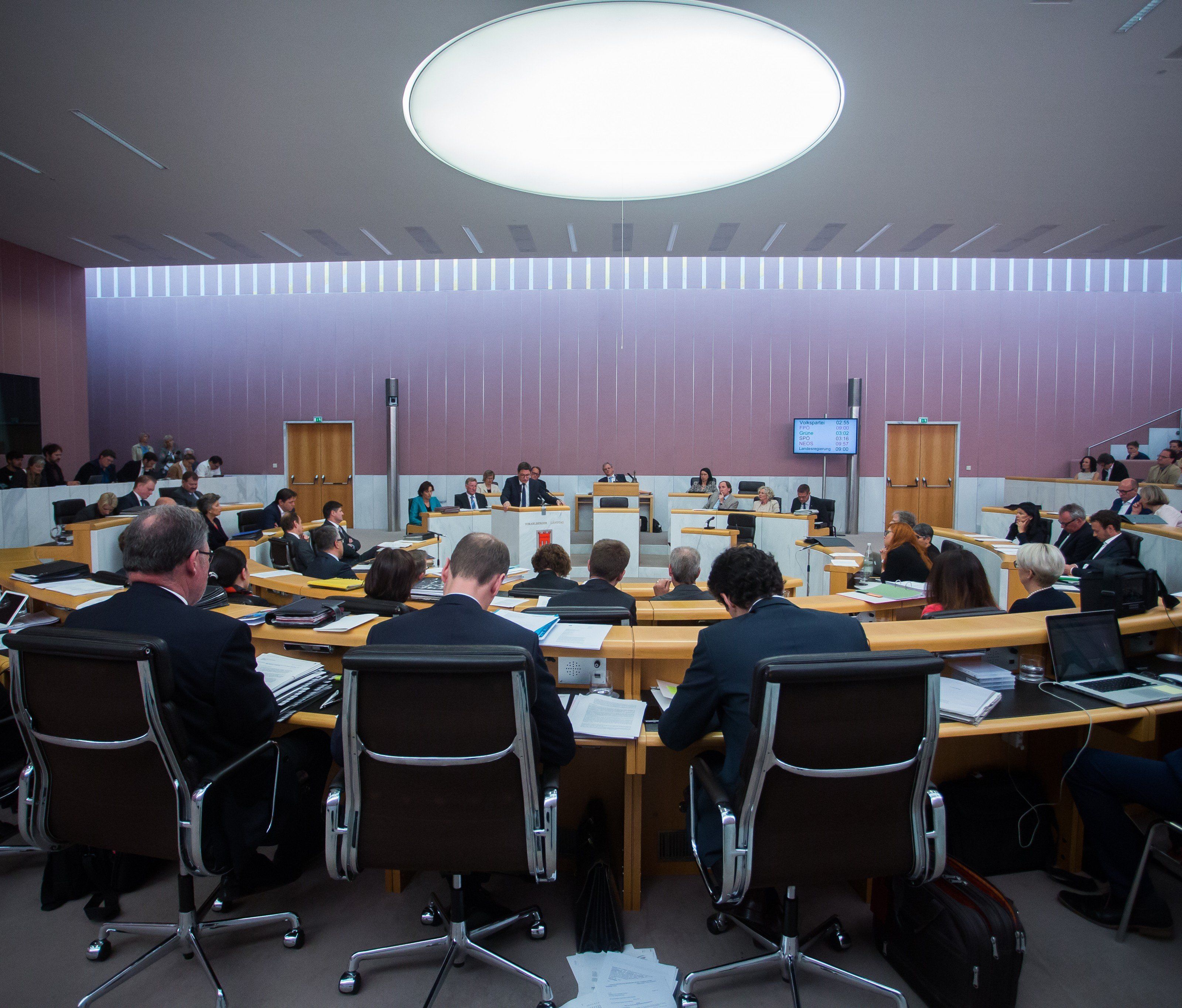 Mit den Stimmen von ÖVP und Grünen Mit den Stimmen von ÖVP und Grünen