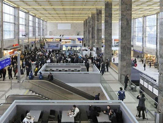 Der Mann wurde am Westbahnhof mit einem Messer attackiert.