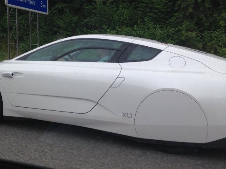 Äußerst selten: Ein VW XL1 am Montag auf der A14 im Rheintal unterwegs. Äußerst selten: Ein VW XL1 am Montag auf der A14 im Rheintal unterwegs.