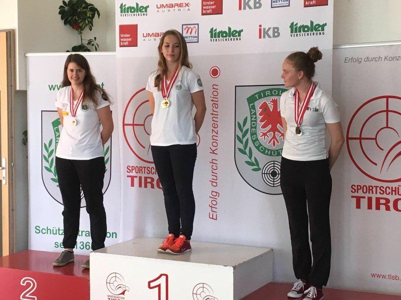 Im Bild rechts Bianca Egender von der USG Andelsbuch Im Bild rechts Bianca Egender von der USG Andelsbuch