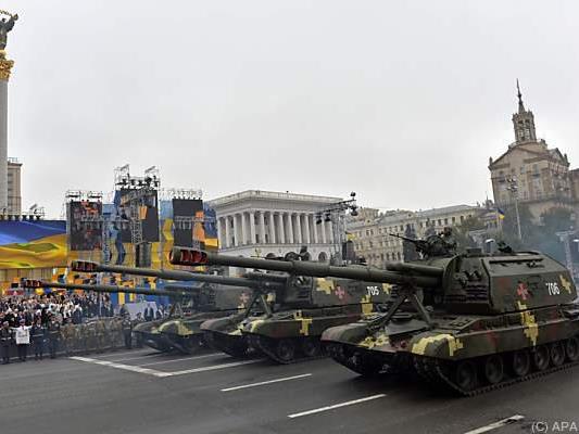 Große Militärparade in der Hauptstadt