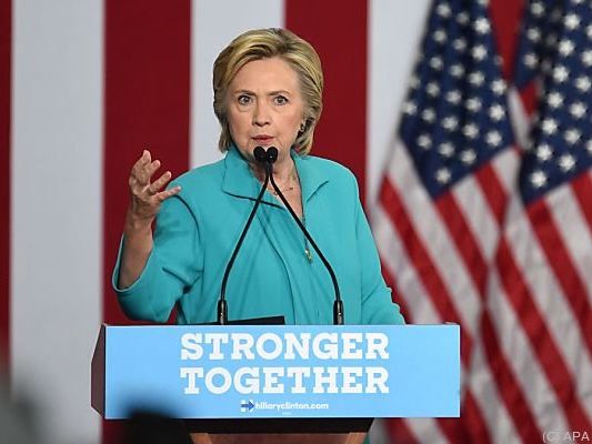 Auch Hillary Clinton zeigt sich angriffslustig Auch Hillary Clinton zeigt sich angriffslustig