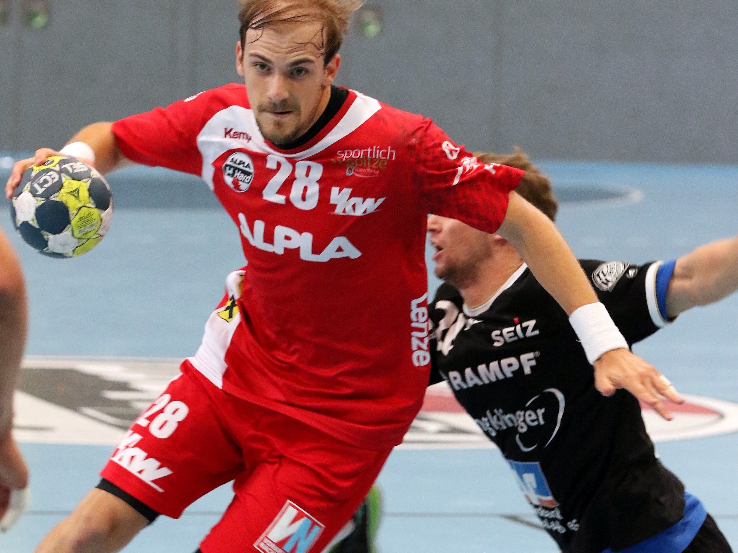 Hard-Spielmacher Gerald Zeiner erzielte gegen die HSG Konstanz fünf Tore. Hard-Spielmacher Gerald Zeiner erzielte gegen die HSG Konstanz fünf Tore.