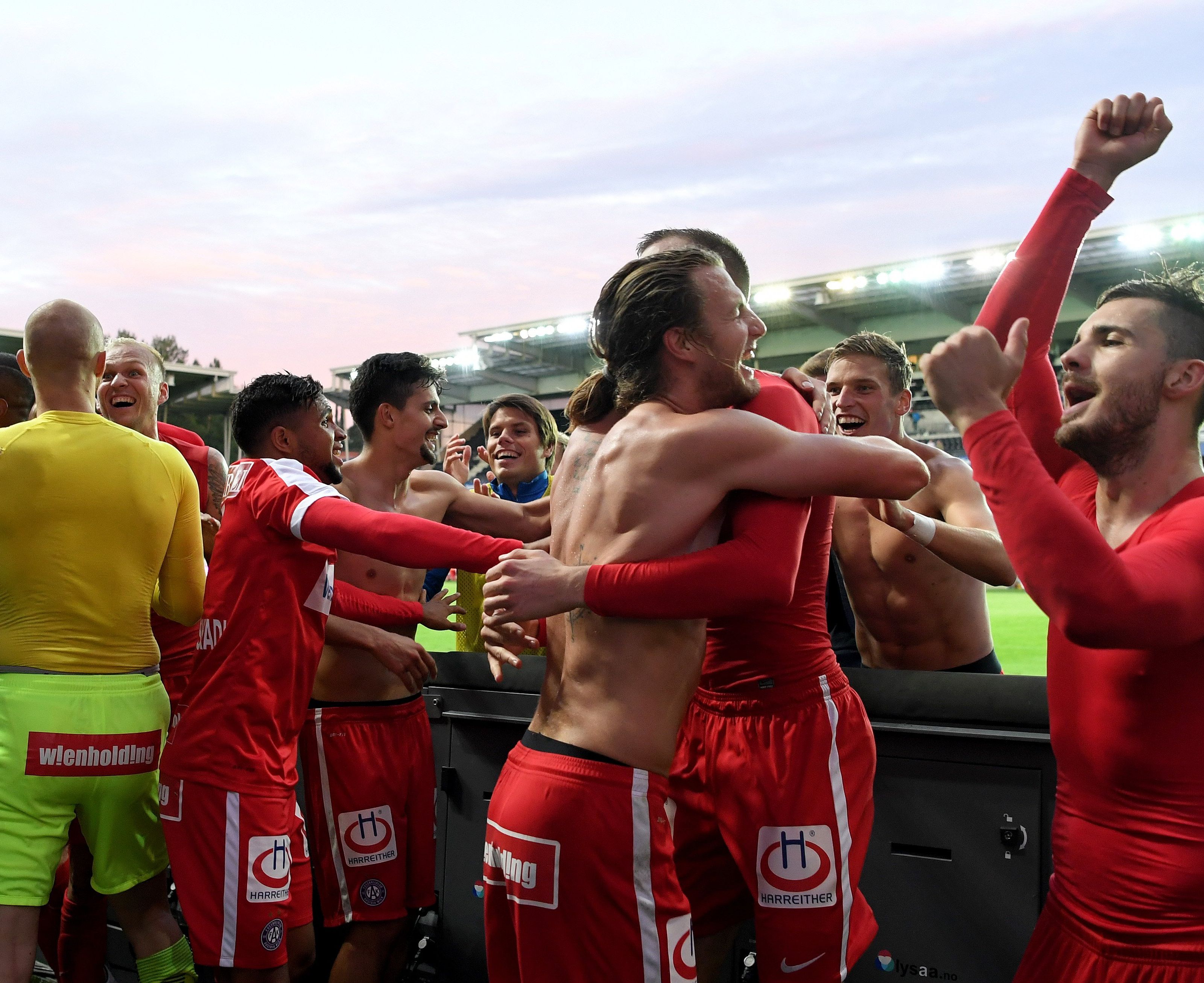 Die Wiener Austria hat nach dem Sprung in die EL-Gruppenphase allen Grund zum Jubeln. Die Wiener Austria hat nach dem Sprung in die EL-Gruppenphase allen Grund zum Jubeln.