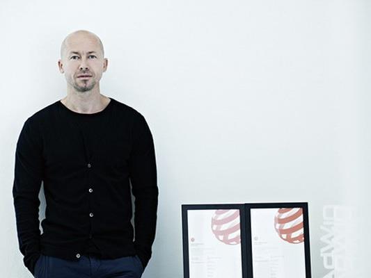 Der Grafikdesigner Andreas Haselwanter aus Dornbirn wurde mit drei neuen Design-Awards ausgezeichnet.