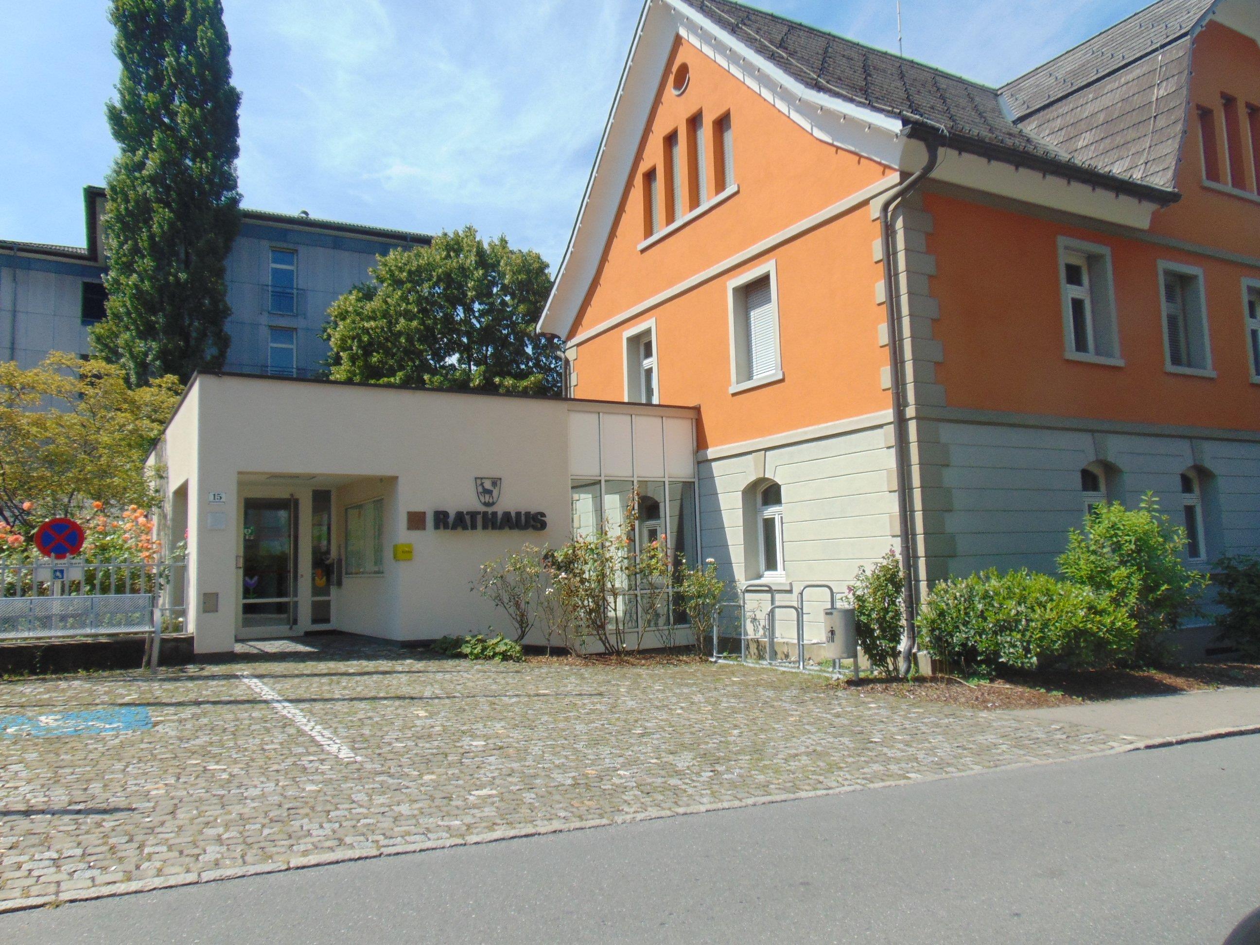 Im Götzner Rathaus ist der Sitz des Gemeindevermittlungsamtes