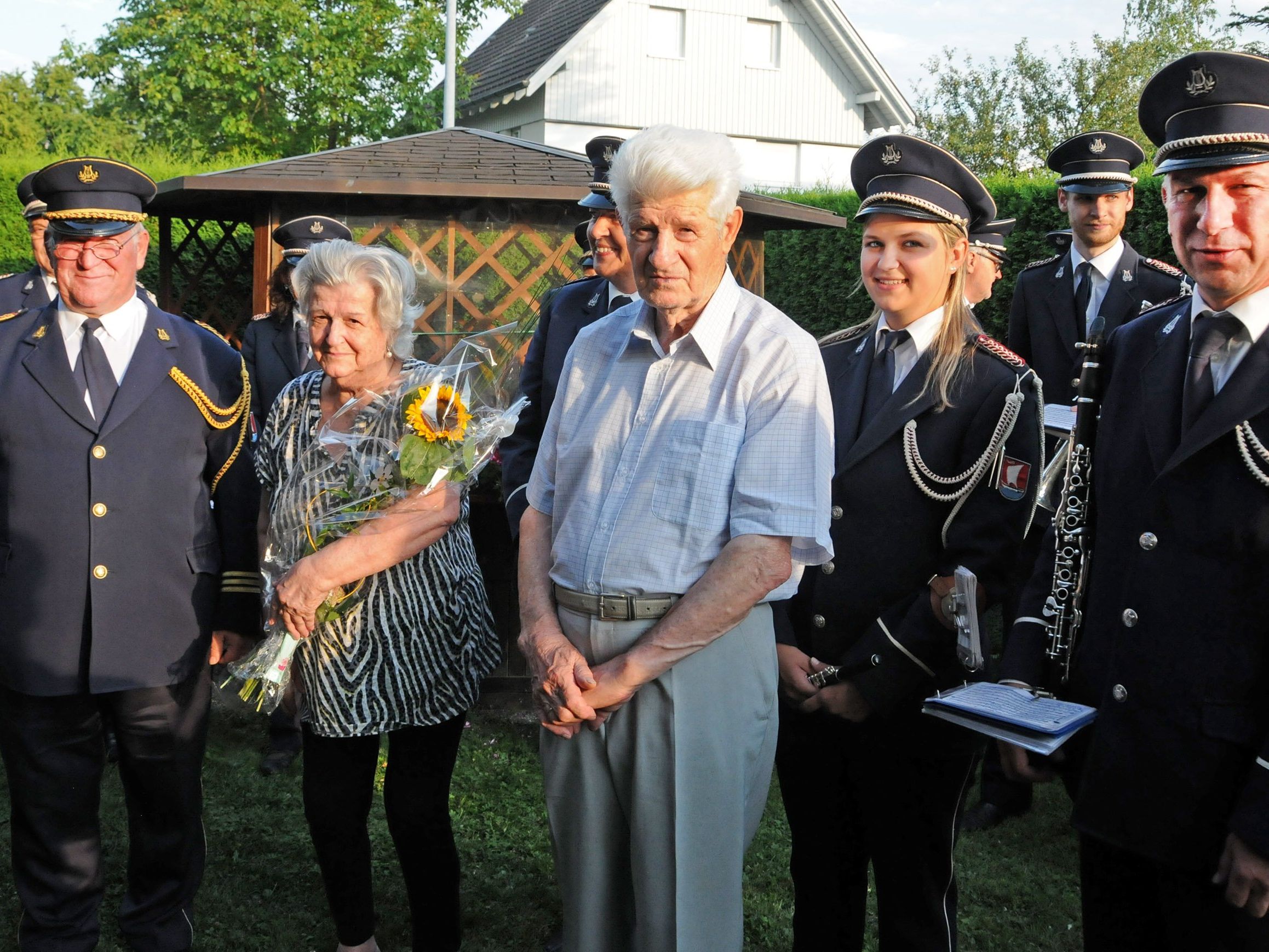 Kapellmeister Helmut Schäfer mit Paula und Fritz Humpeler sowie Alexandra und Georg vom MV Fußach. Kapellmeister Helmut Schäfer mit Paula und Fritz Humpeler sowie Alexandra und Georg vom MV Fußach.