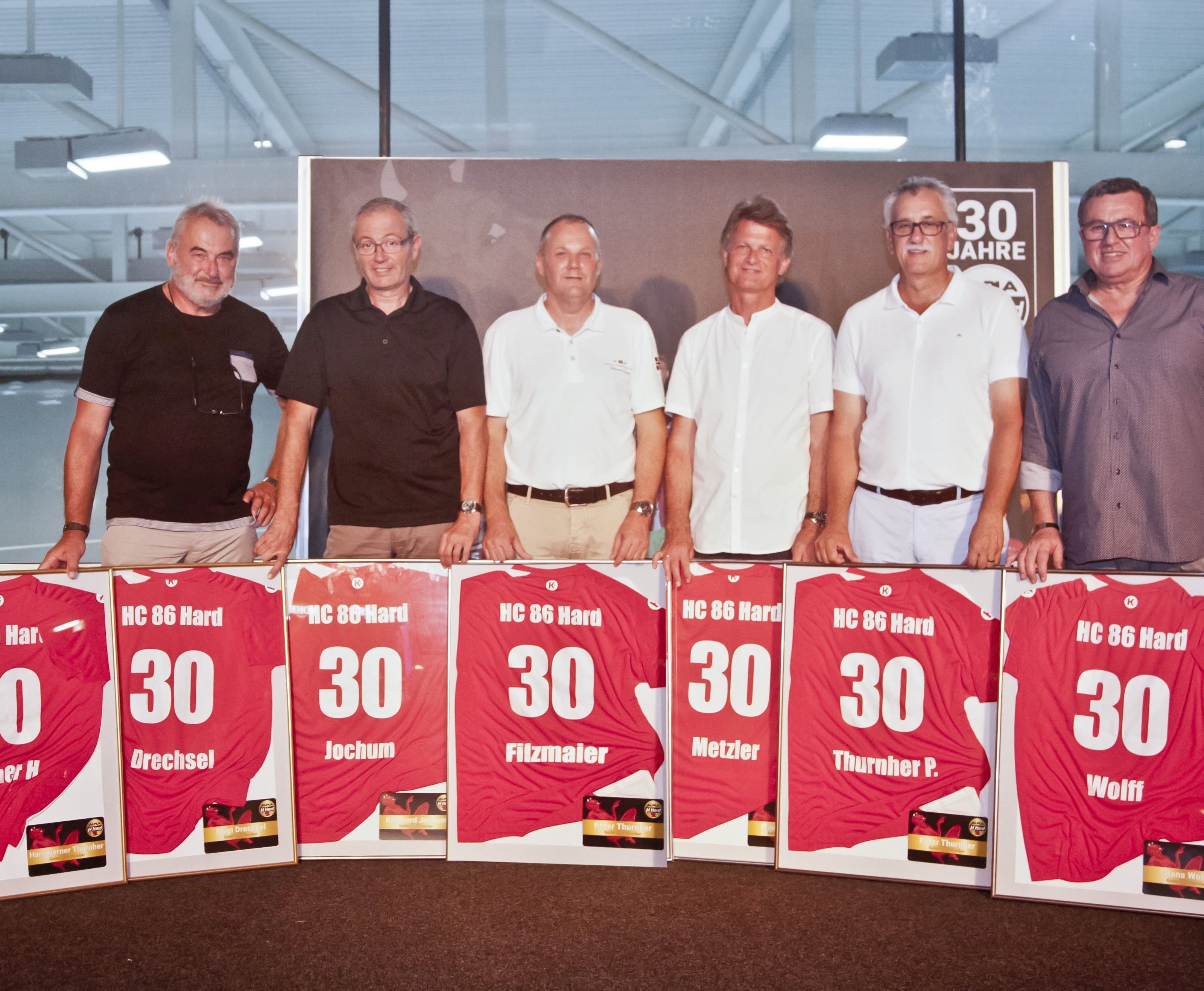 Siegi Drechsel, Reinhard Jochum, Manfred Filzmaier, Klaus Metzler, Peter Thurnher und Hans Wolff wurden geehrt. Nicht im Bild Hanswerner Thurnher Siegi Drechsel, Reinhard Jochum, Manfred Filzmaier, Klaus Metzler, Peter Thurnher und Hans Wolff wurden geehrt. Nicht im Bild Hanswerner Thurnher