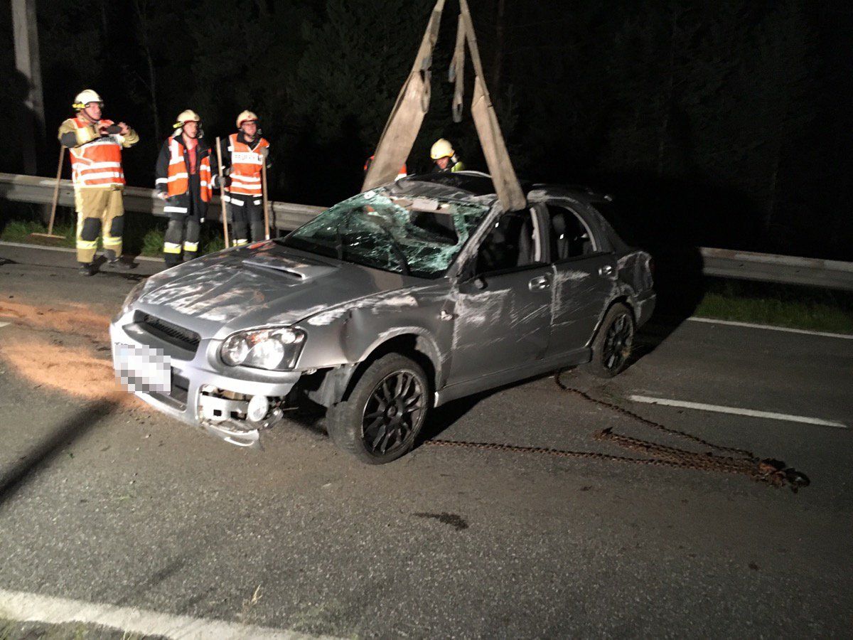 Das Auto endete nach dem Überschlag als Totalschaden. Das Auto endete nach dem Überschlag als Totalschaden.