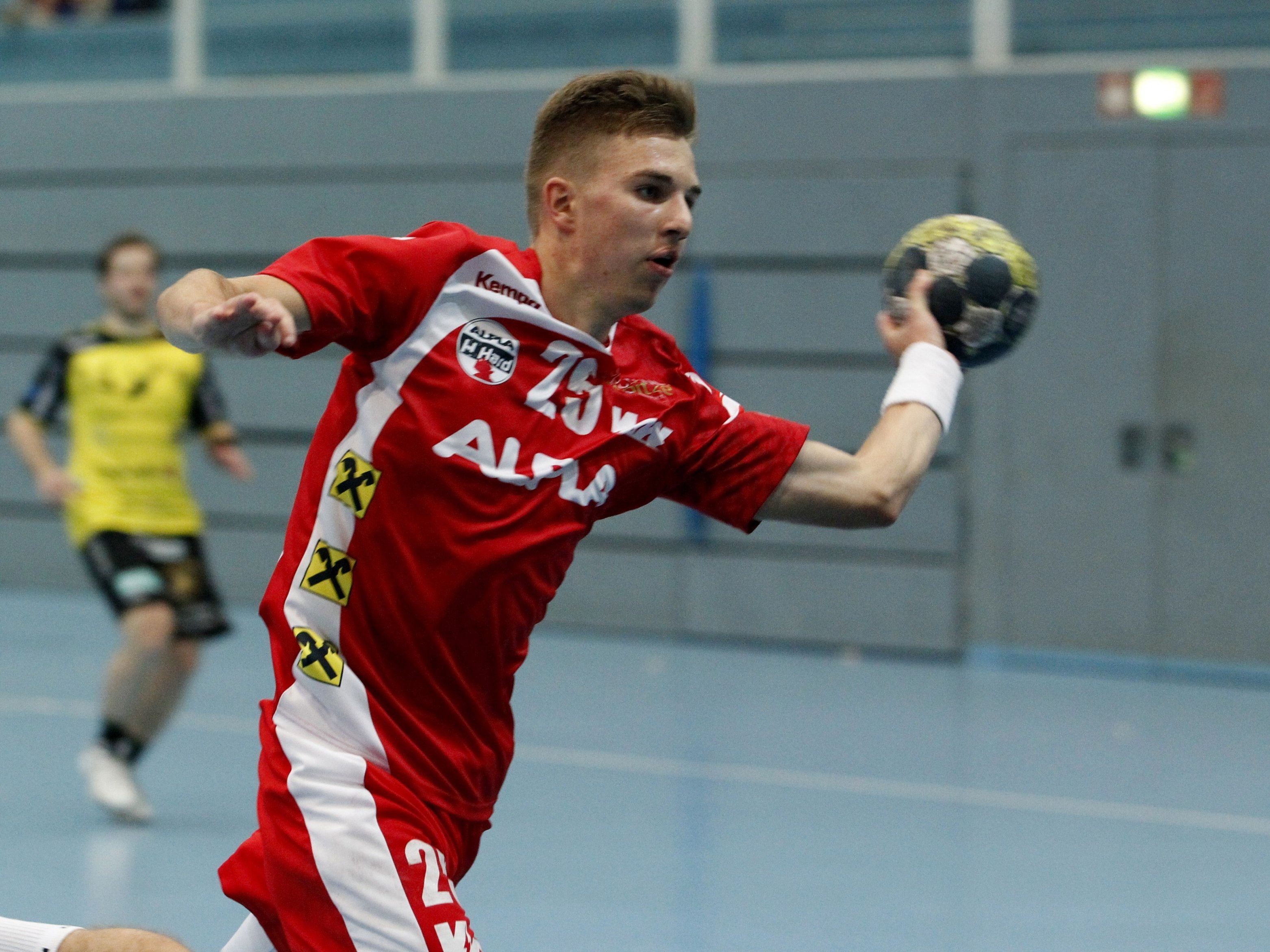 U20-Spieler Mathias Maier zeigte vor den Profis aus der stärksten Handballliga der Welt nur wenig Respekt. U20-Spieler Mathias Maier zeigte vor den Profis aus der stärksten Handballliga der Welt nur wenig Respekt.