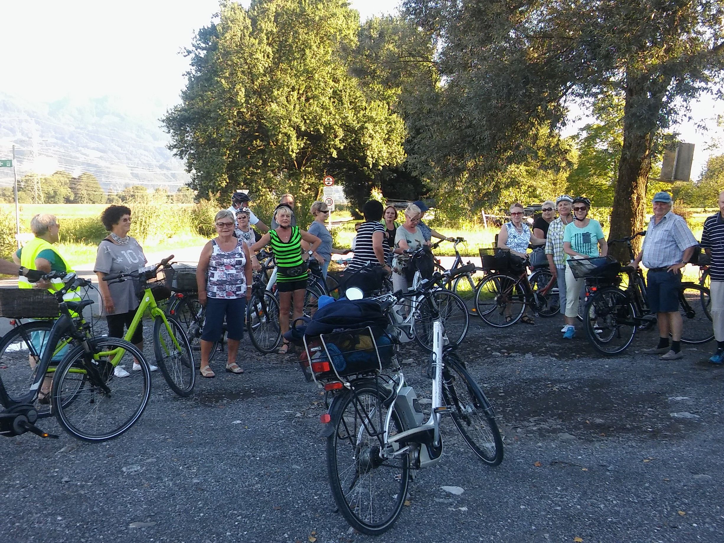 Seniorenring Club 50+ Lustenau Radausfahrt zum Subirer-Hof in Lauterach Seniorenring Club 50+ Lustenau Radausfahrt zum Subirer-Hof in Lauterach