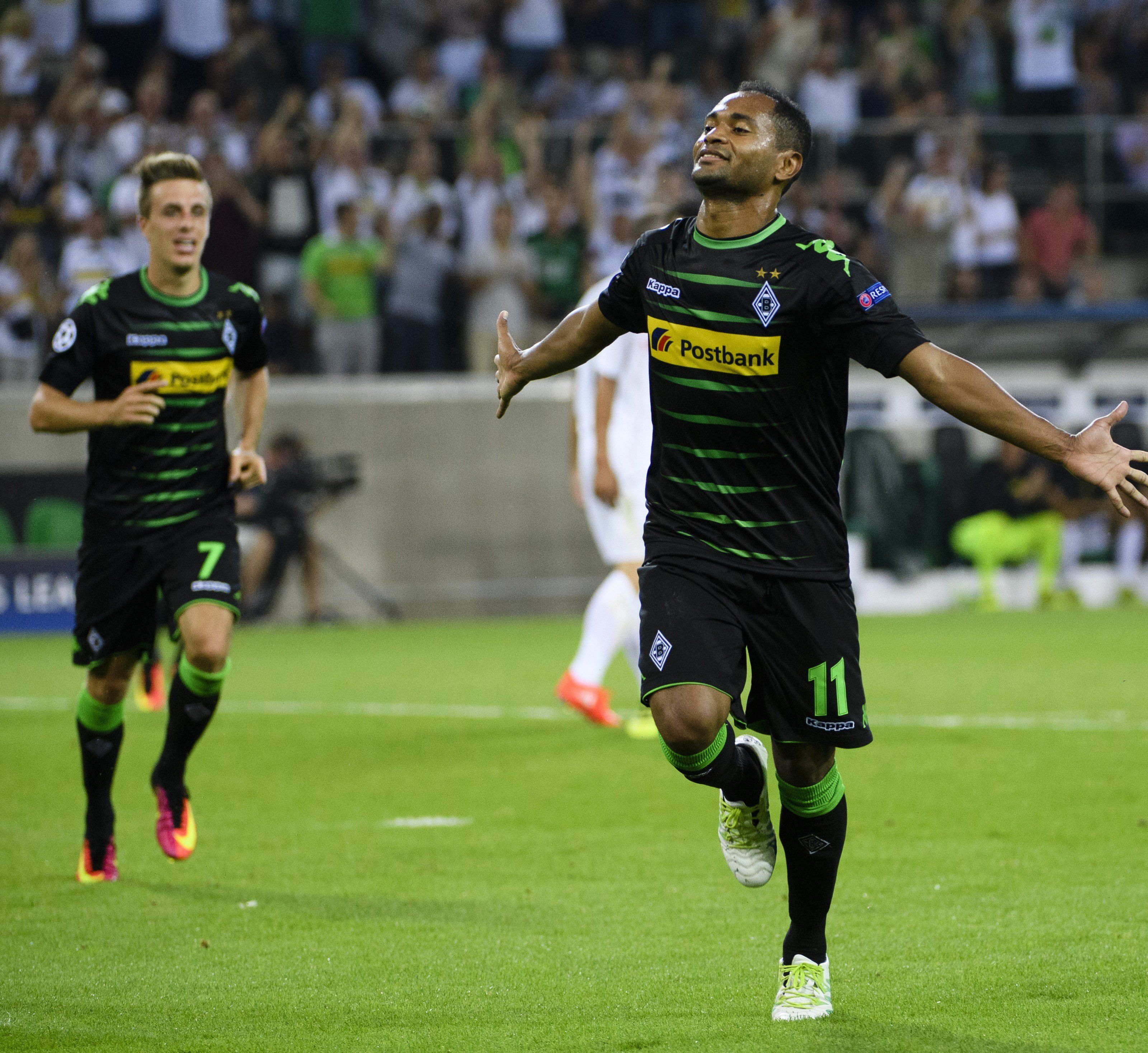 Die Deutsche Bundesliga bestreitet ihre ersten Samstagspartien der Saison 2016/2017. Unter anderem mit der Partie Borussia Mönchengladbach gegen Bayer Leverkusen. Die Deutsche Bundesliga bestreitet ihre ersten Samstagspartien der Saison 2016/2017. Unter anderem mit der Partie Borussia Mönchengladbach gegen Bayer Leverkusen.