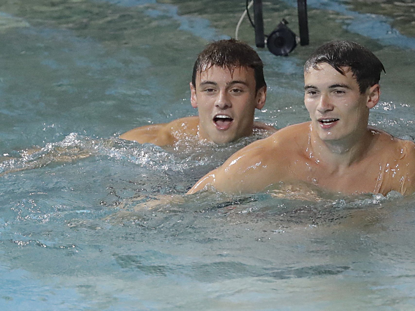 Startet Tom Daley etwa nackt? Startet Tom Daley etwa nackt?