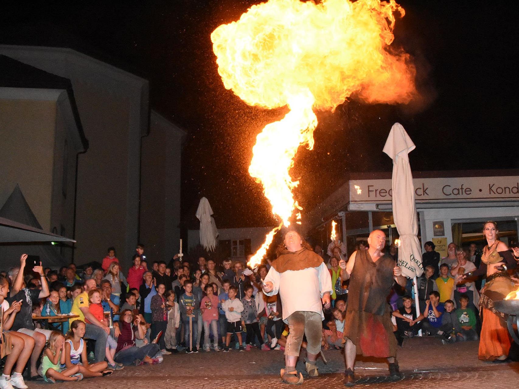 Feuerartisten beim 6. Mittelalterspektakel Montafon in Schruns: Taranis und Bombastus