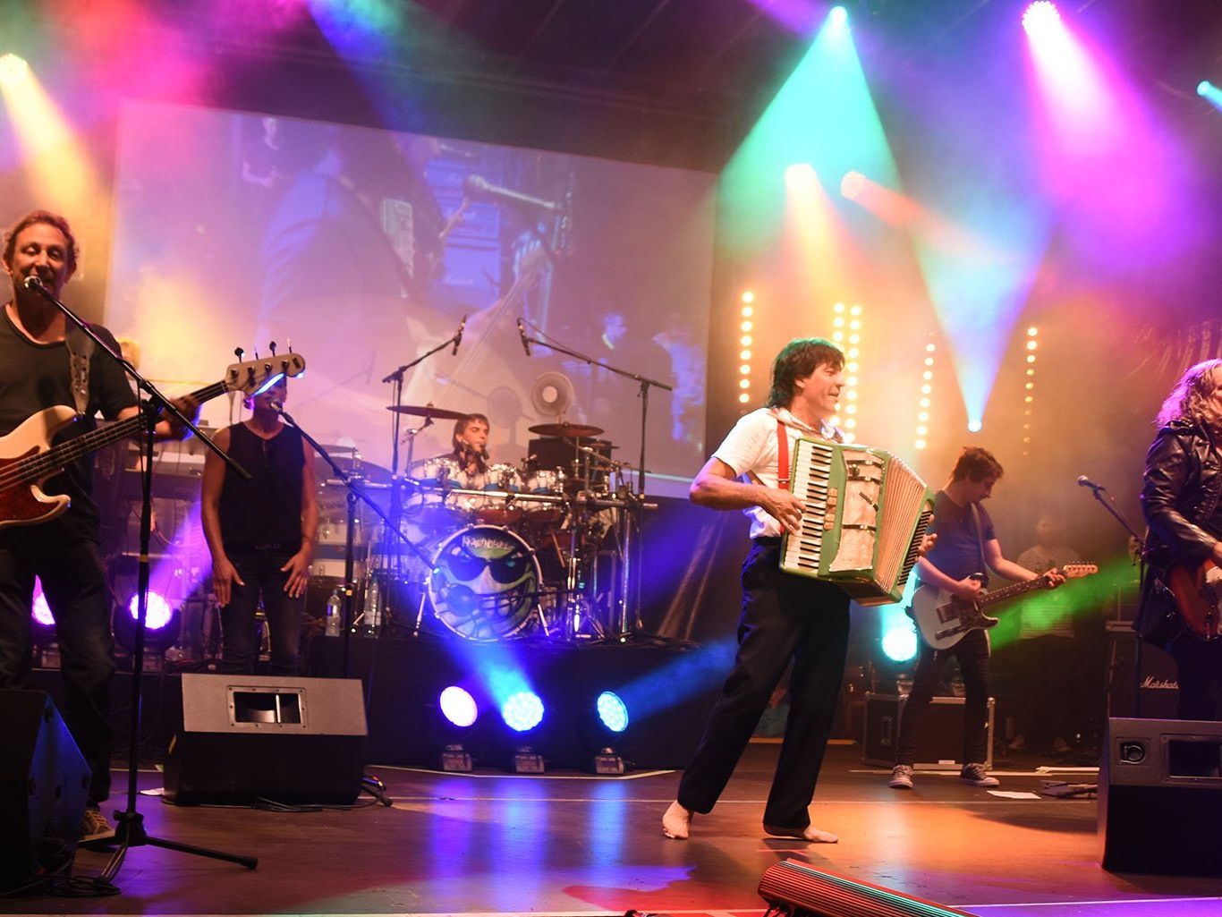 "Krauthobel"-Open Air am Schrunser Kirchplatz "Krauthobel"-Open Air am Schrunser Kirchplatz