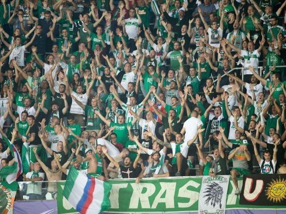 In Sachen Entrup haben sich die Rapid-Fans nicht von ihrer besten Seite gezeigt. In Sachen Entrup haben sich die Rapid-Fans nicht von ihrer besten Seite gezeigt.