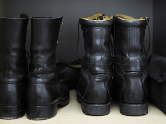 Die Polizei vermutet, dass der syrische Soldat "aus freien Stücken" die Kaserne verlassen hat. Die Polizei vermutet, dass der syrische Soldat "aus freien Stücken" die Kaserne verlassen hat.