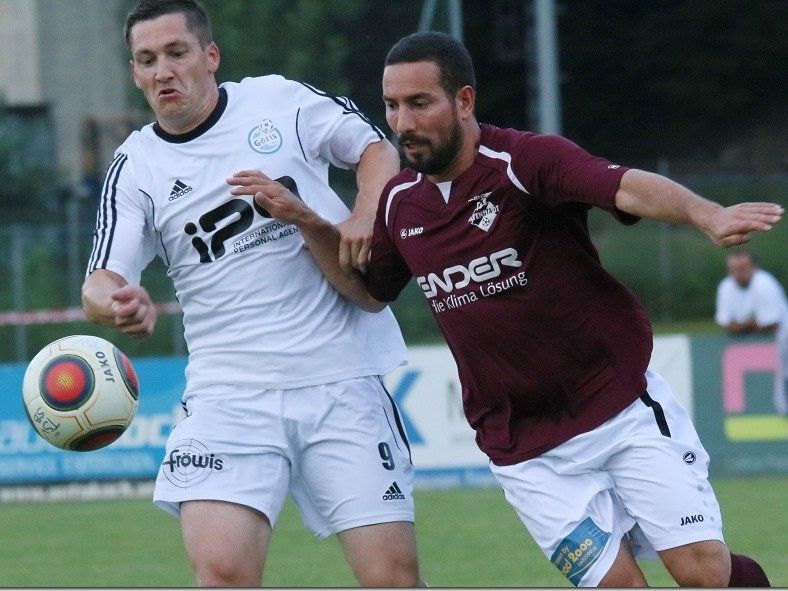 Zweikampf zwischen Thomas Beck und Kuzu Ömer Zweikampf zwischen Thomas Beck und Kuzu Ömer