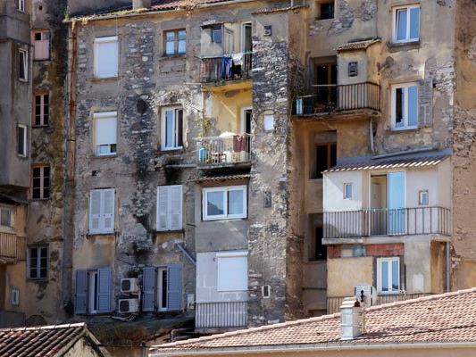 In Santo Stefano di Sessanio ist Urlaub wie eine Reise in die Vergangenheit. In Santo Stefano di Sessanio ist Urlaub wie eine Reise in die Vergangenheit.