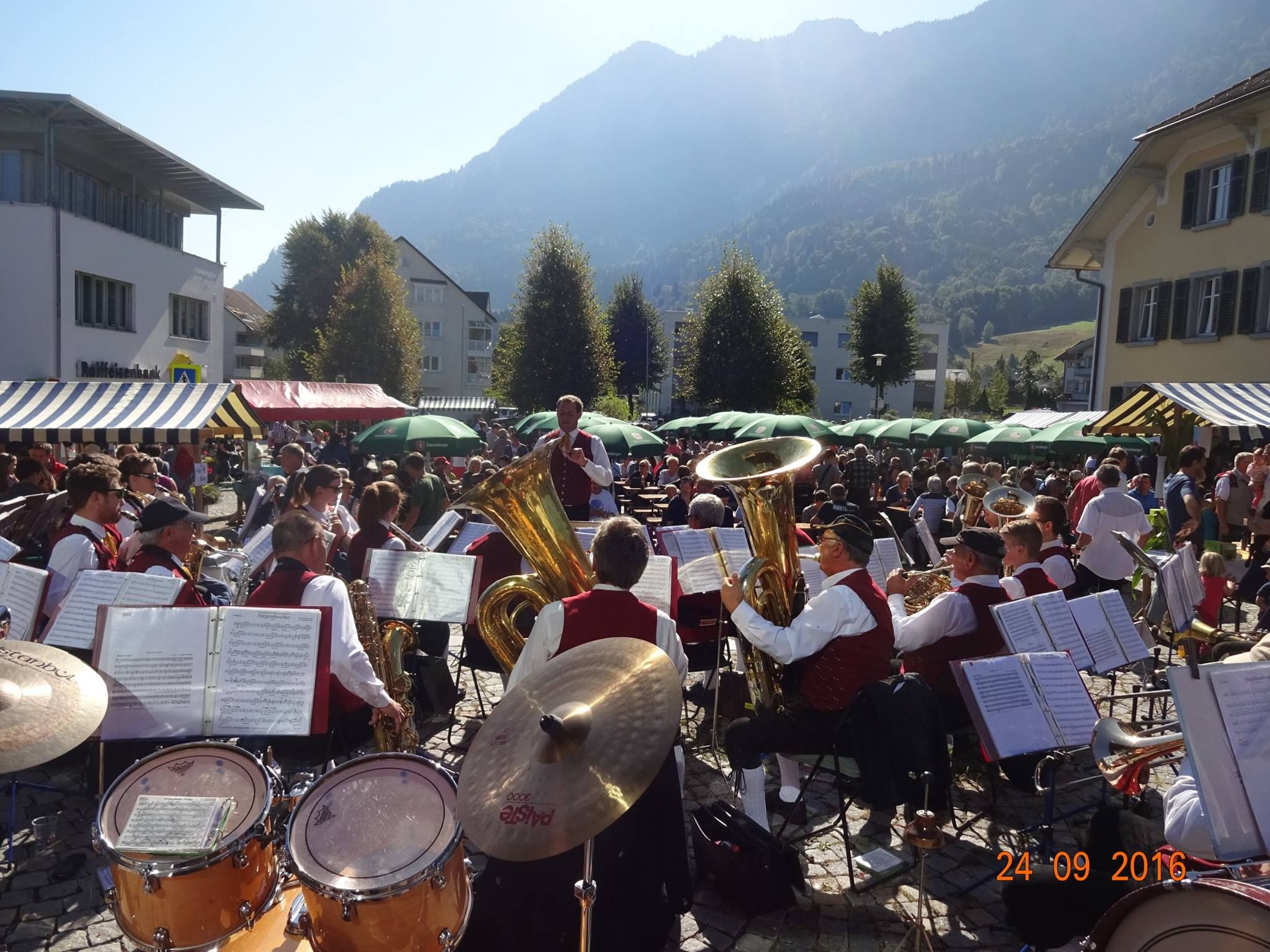 Gerne gestaltete die Bürgermusik Nenzing den musikalischen Teil des Alpabtriebs Gerne gestaltete die Bürgermusik Nenzing den musikalischen Teil des Alpabtriebs