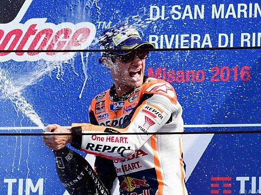 Dani Pedrosa durfte als Sieger herumspritzen Dani Pedrosa durfte als Sieger herumspritzen