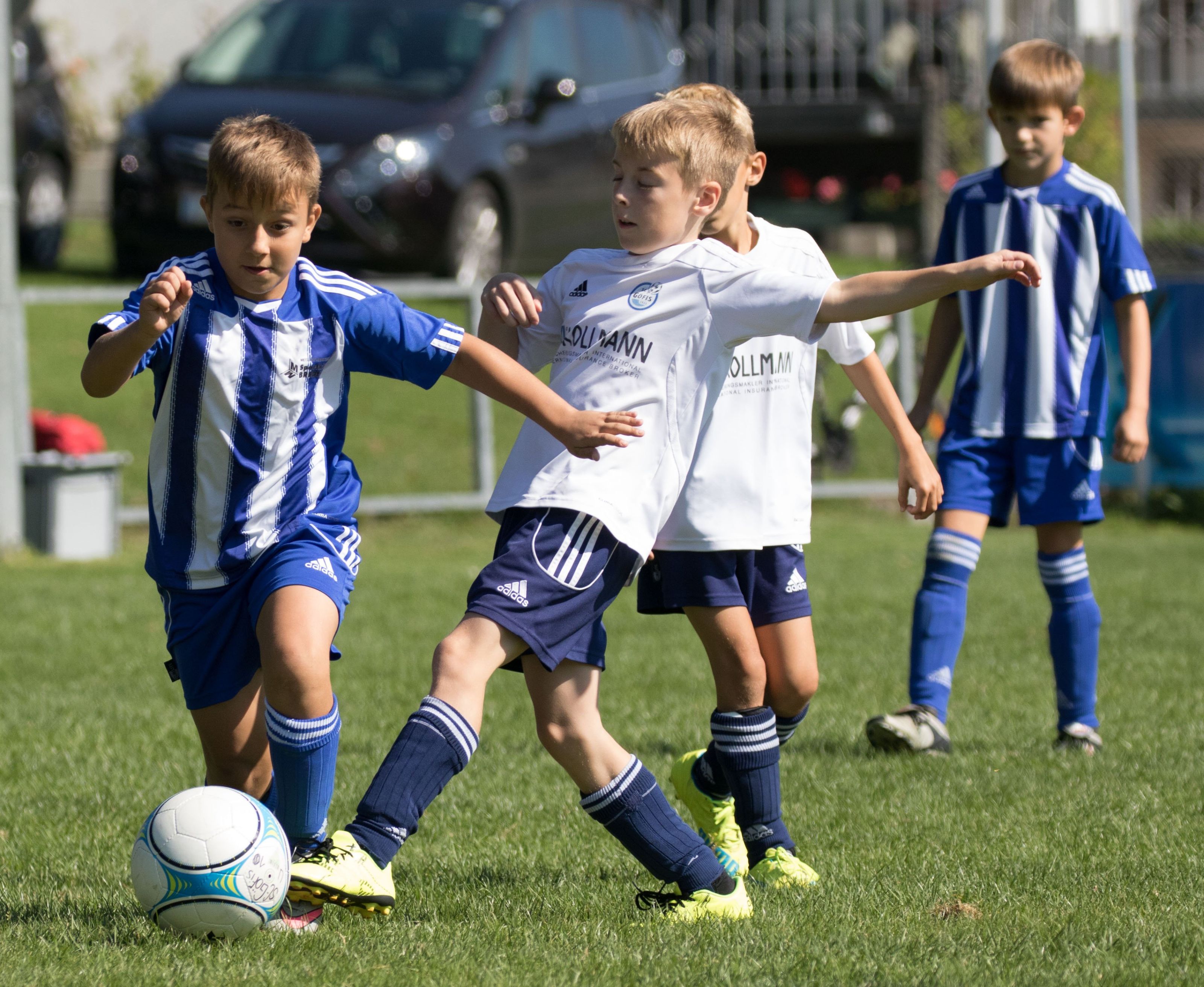 Spiel und Spass beim Fussball sind bei der U10-Mannschaft wichtig. Spiel und Spass beim Fussball sind bei der U10-Mannschaft wichtig.