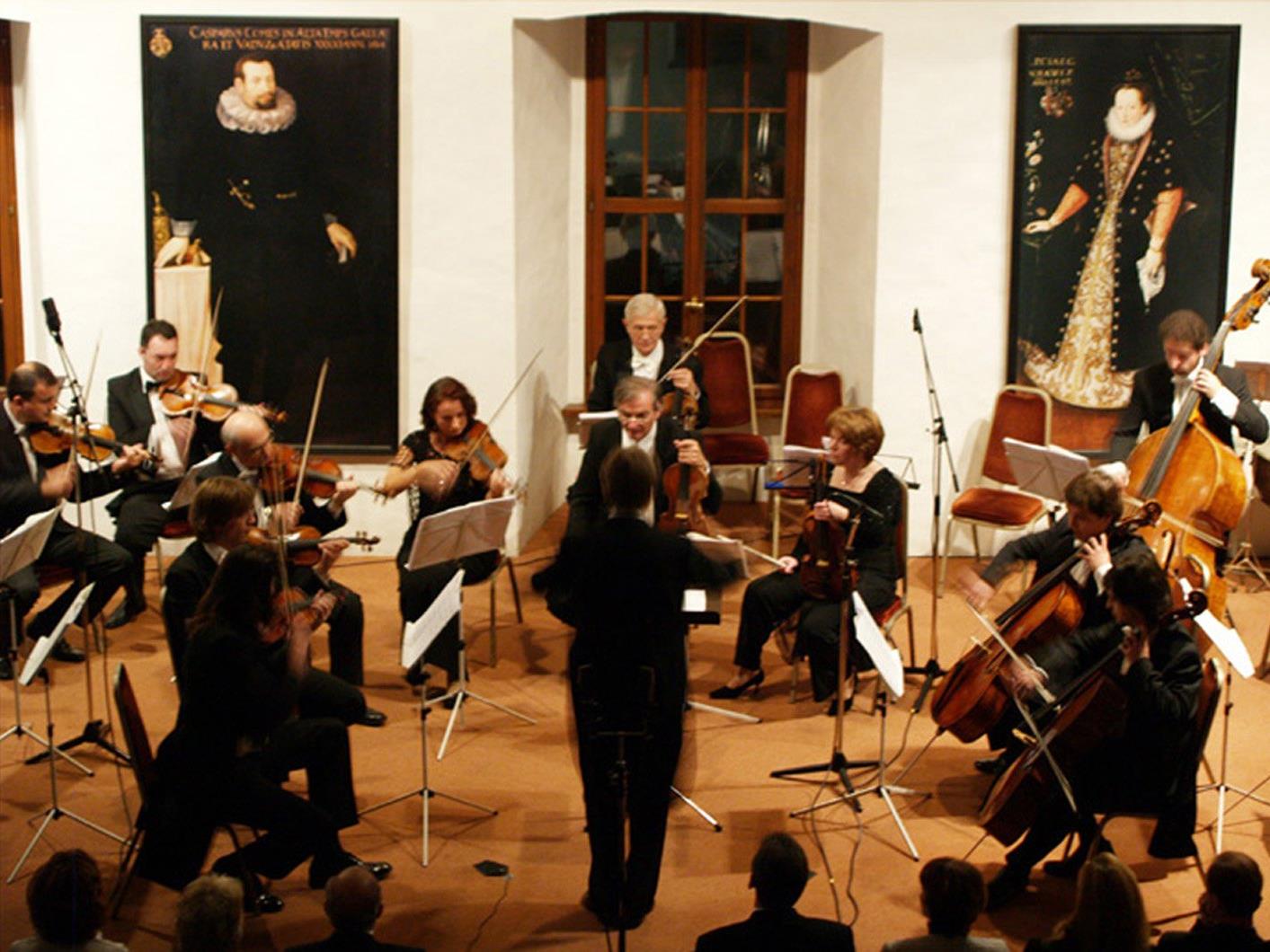 Das Kammerorchester Arpeggione musiziert im Rittersaal des Hohenemser Renaissancepalastes.