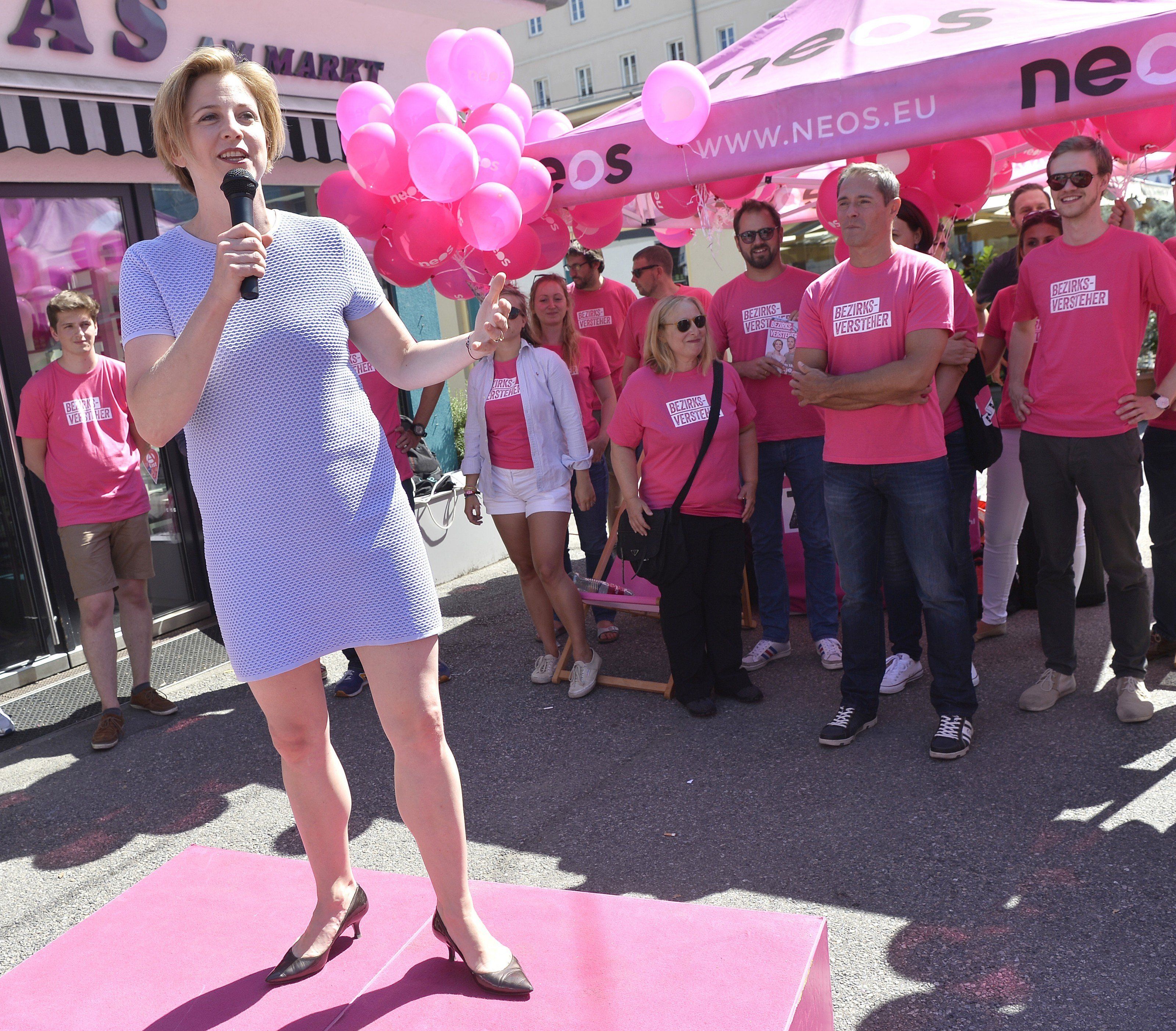 NEOS Landessprecherin Beate Meinl-Reisinger fordert mehr Informationen angesichts der Wahlkartenpanne im zweiten Bezirk NEOS Landessprecherin Beate Meinl-Reisinger fordert mehr Informationen angesichts der Wahlkartenpanne im zweiten Bezirk