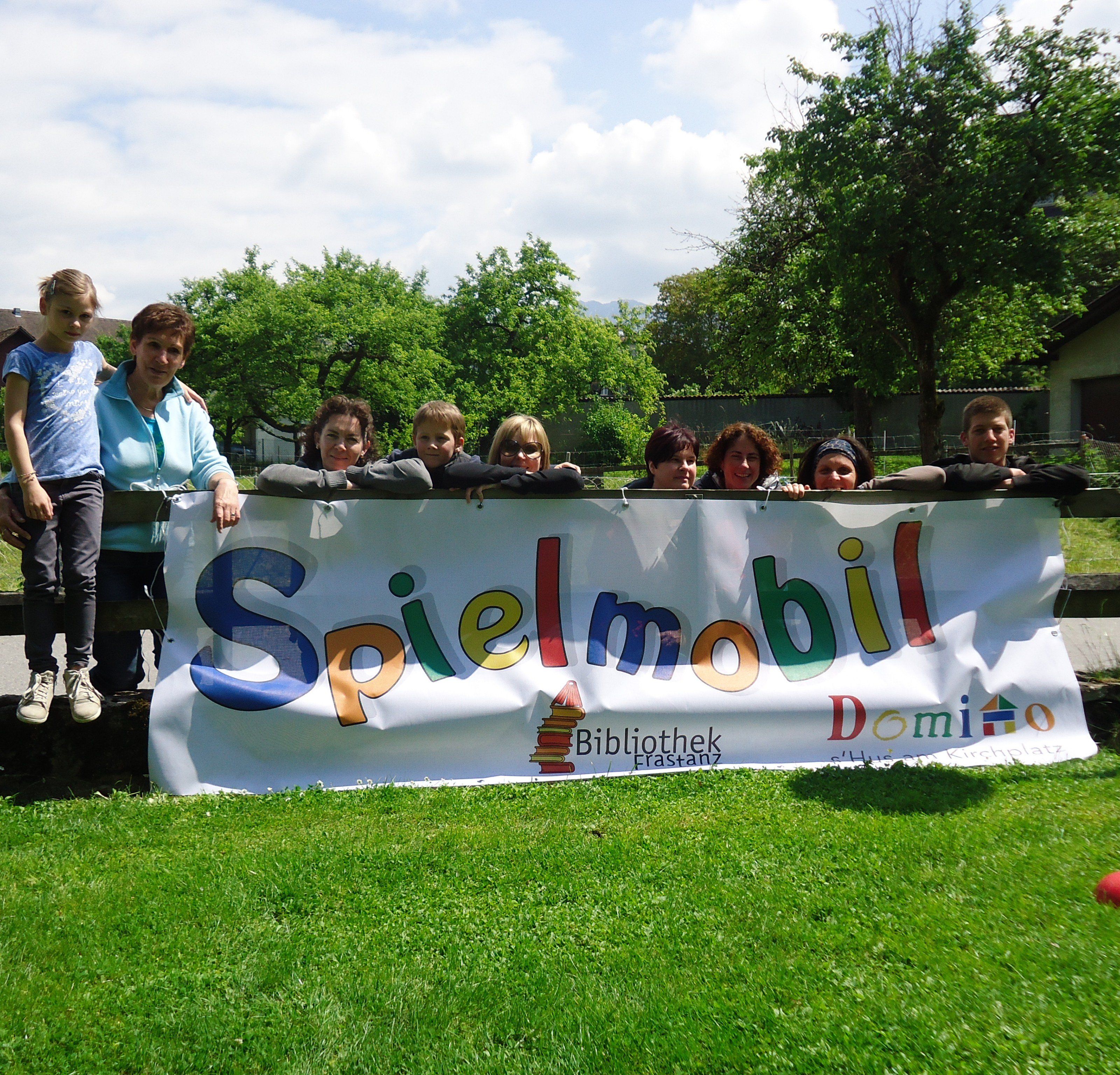 Das Team vom Spielmobil freut sich auf den Besuch Das Team vom Spielmobil freut sich auf den Besuch