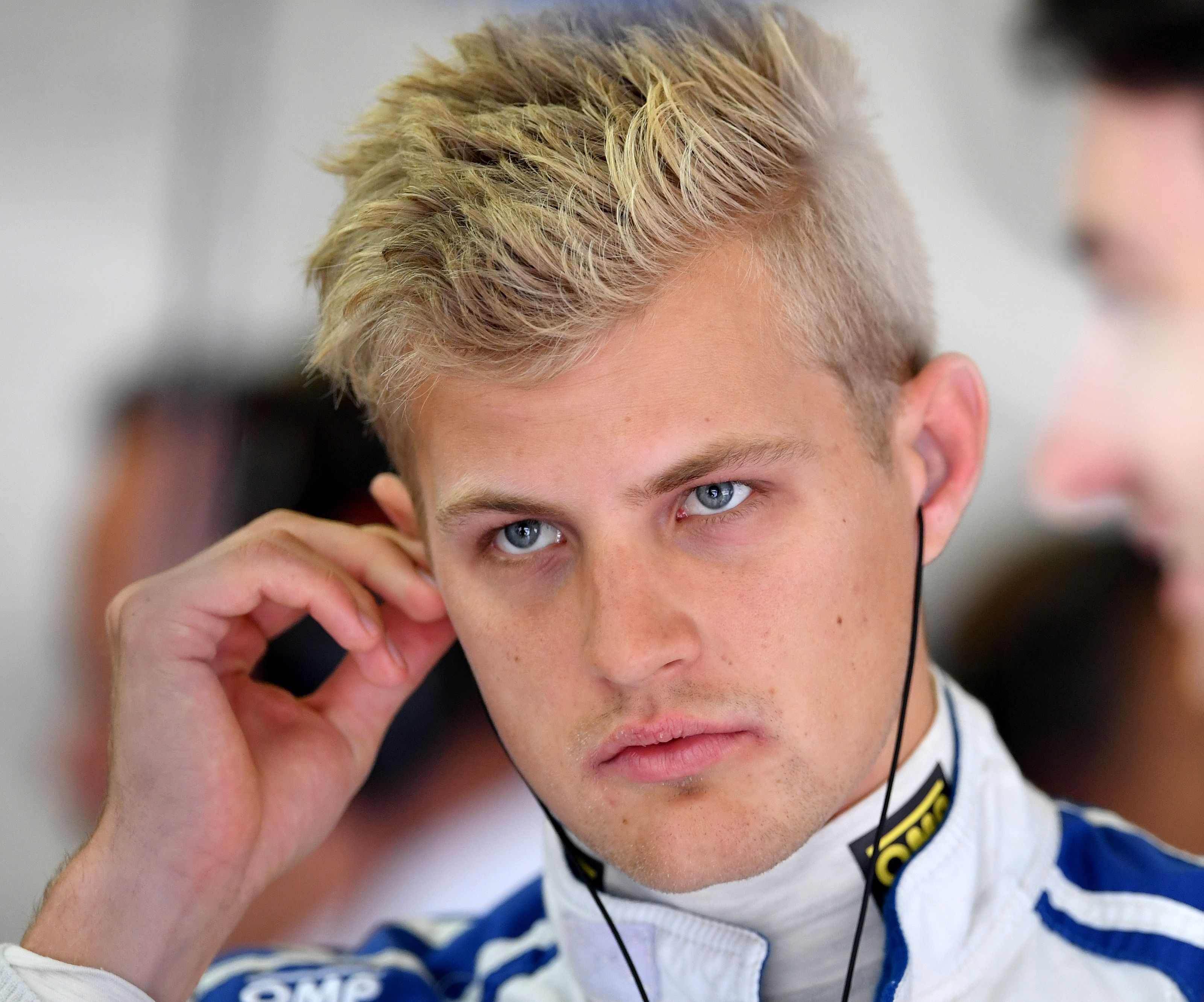 Ericsson zog sich bei dem Sturz Prellungen und Hautabschürfungen zu. Ericsson zog sich bei dem Sturz Prellungen und Hautabschürfungen zu.