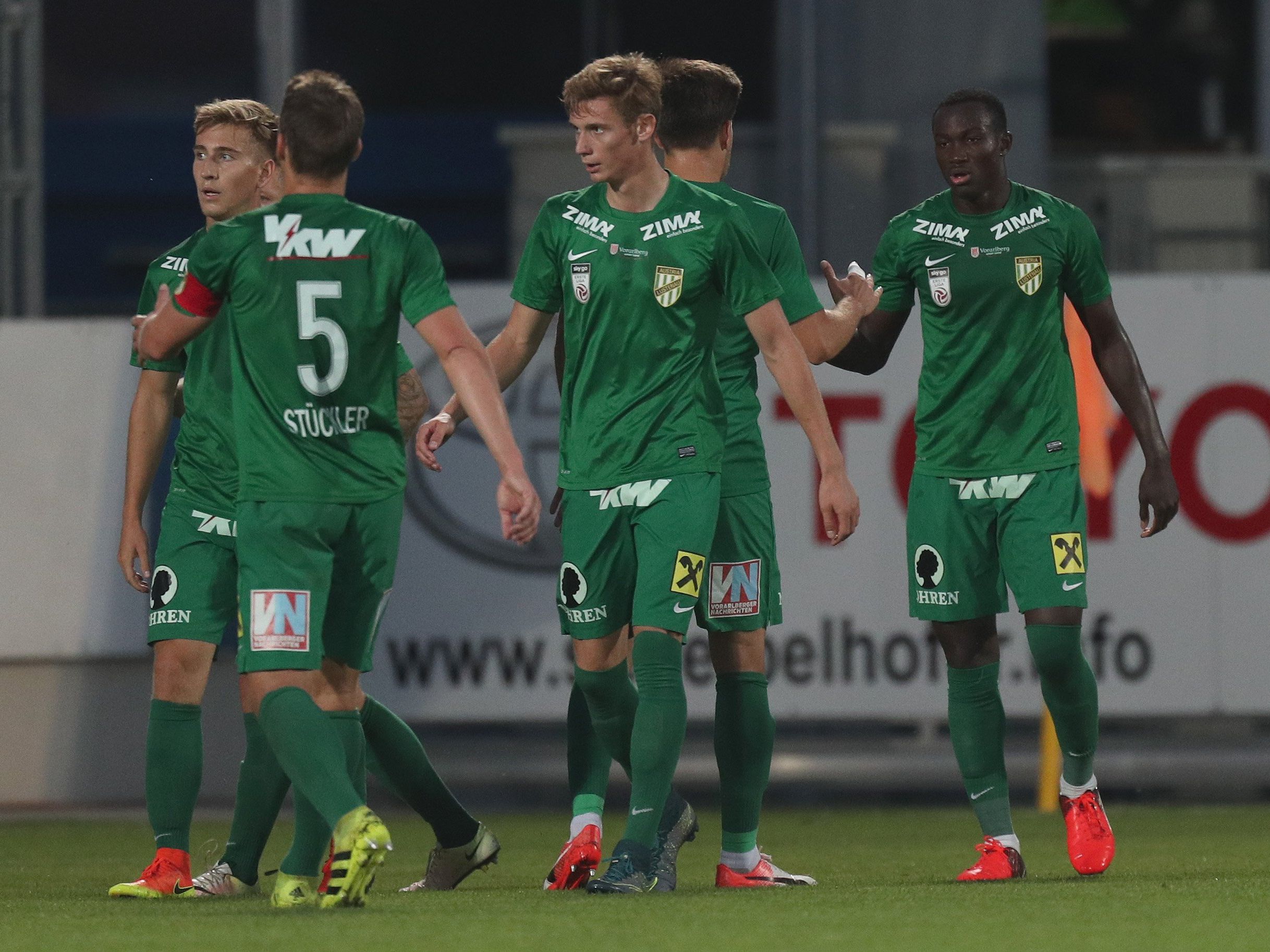 Die Austria feierte in Horn einen souveränen 3:1-Sieg. Die Austria feierte in Horn einen souveränen 3:1-Sieg.