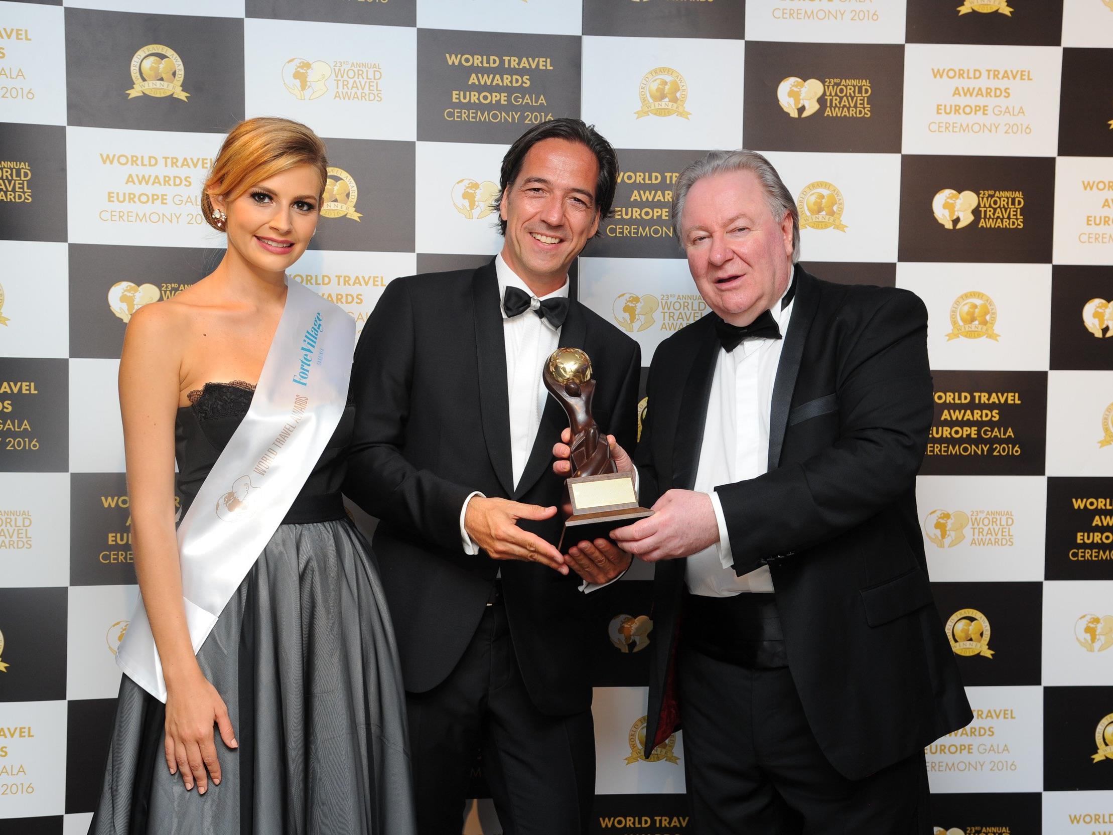 Hotel-Aurelio-Geschäftsführer Axel Pfefferkorn (mitte) bei der Verleihung des World Travel Awards.