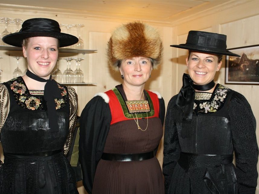 Beim Bregenzerwälder Trachtentag sind alle eingeladen, Tracht oder Juppe zu tragen. Beim Bregenzerwälder Trachtentag sind alle eingeladen, Tracht oder Juppe zu tragen.