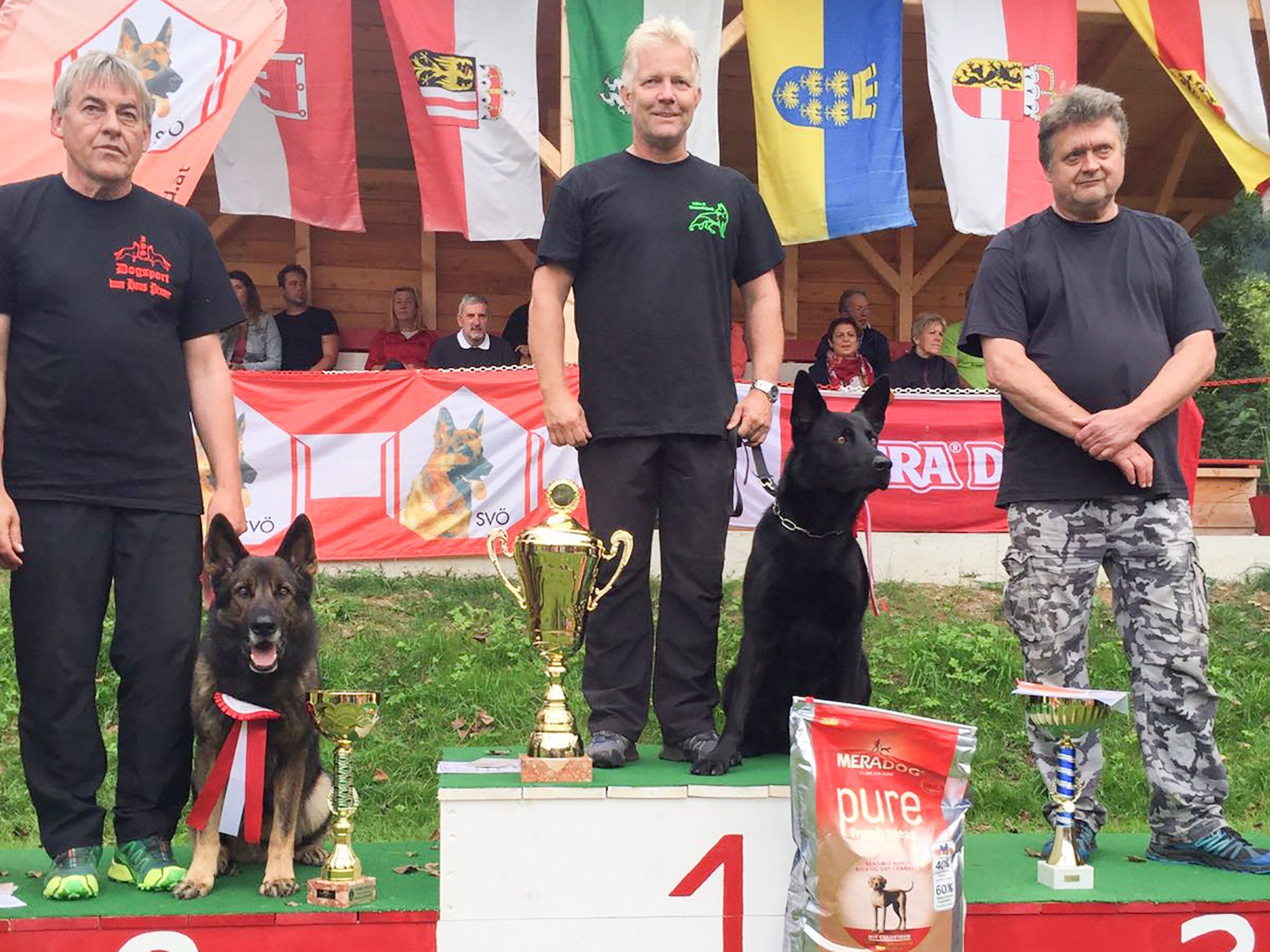 Bildmitte Eugen Finzgar mit seinem Spider vom Timmelsjoch Bildmitte Eugen Finzgar mit seinem Spider vom Timmelsjoch