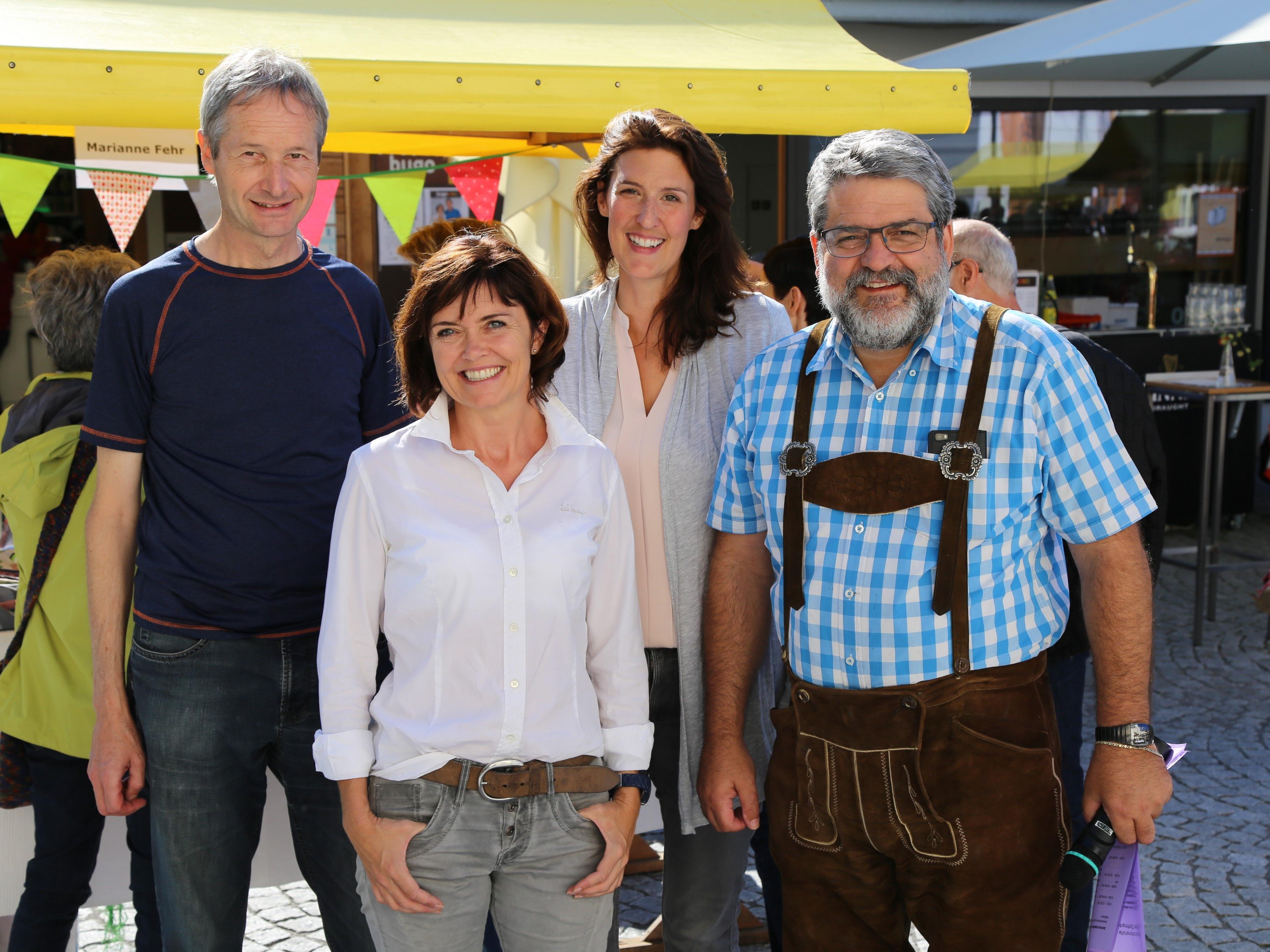 Richard Sonderegger, Marianne Fehr, Kerstin Gabriel und Dorfmarkt-Moderator (v. l.) freuten sich über das positive Feedback.