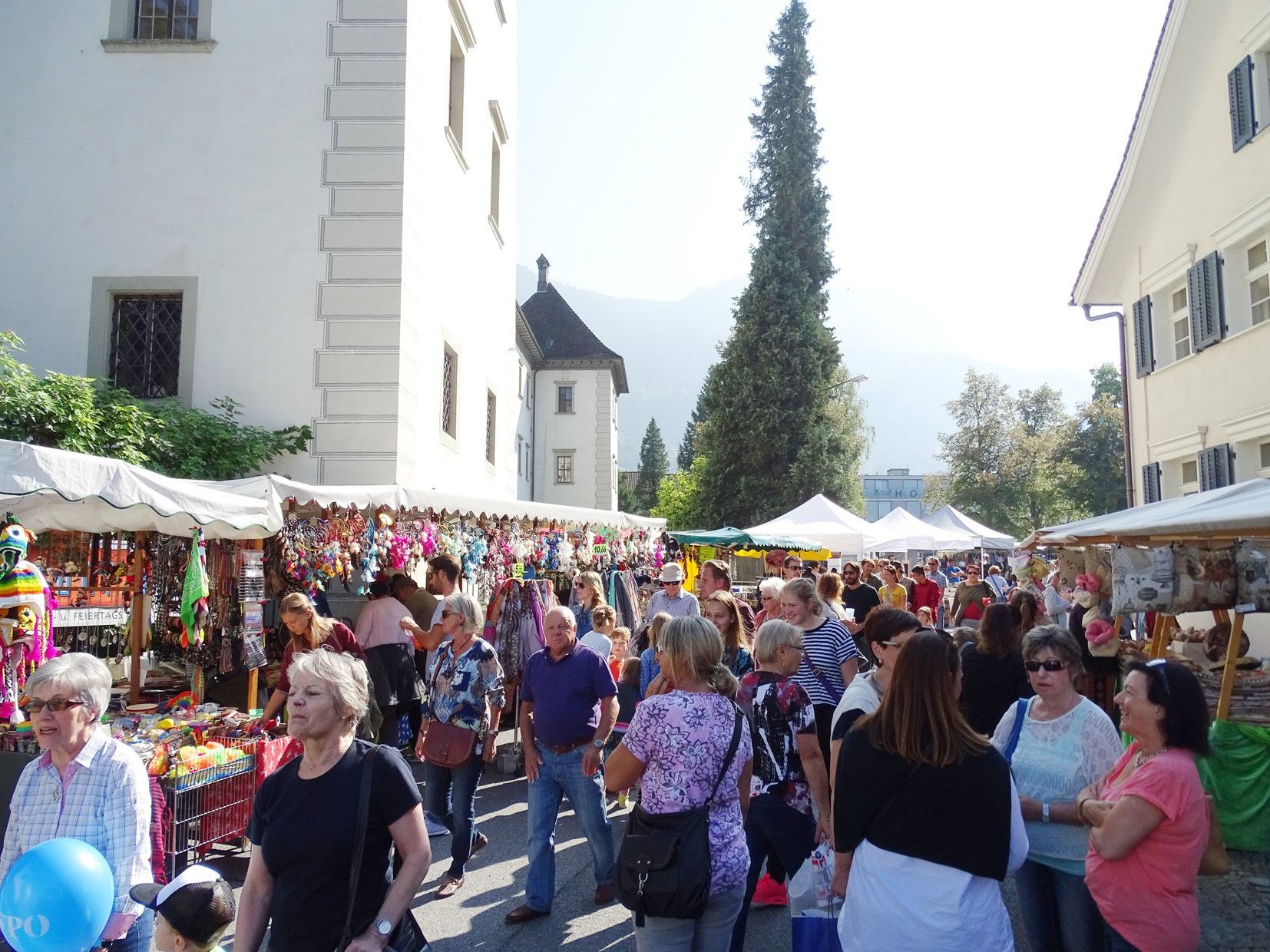 Der Emser Markt erwies sich auch heuer einmal mehr als Publikumsmagnet.