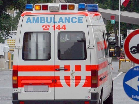 Ein Mopedlenker wurde bei einer Kollision schwer verletzt Ein Mopedlenker wurde bei einer Kollision schwer verletzt