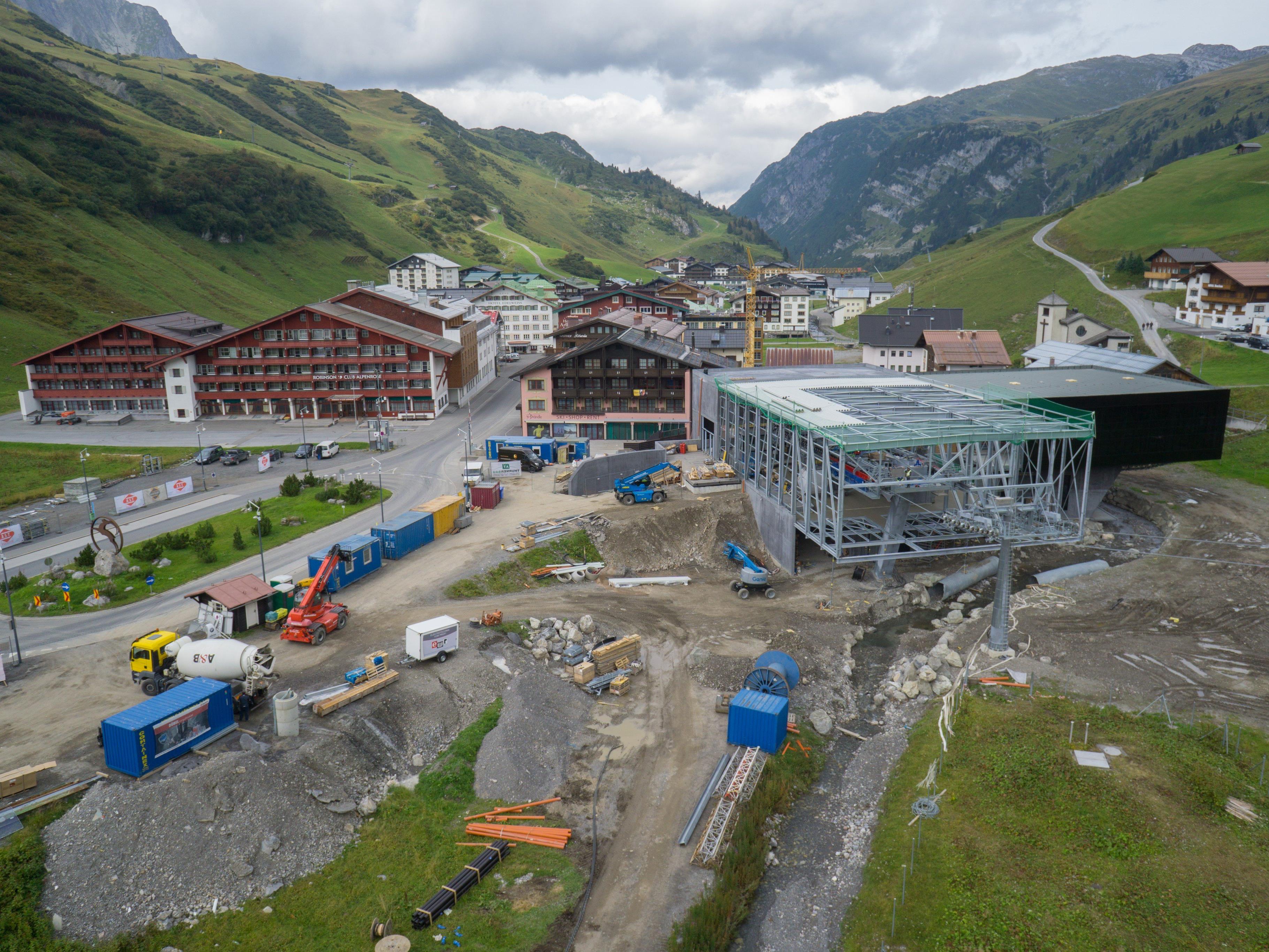 Am Arlberg sollen in der kommenden Wintersaison vier neue Liftanlagen in Betrieb gehen.
