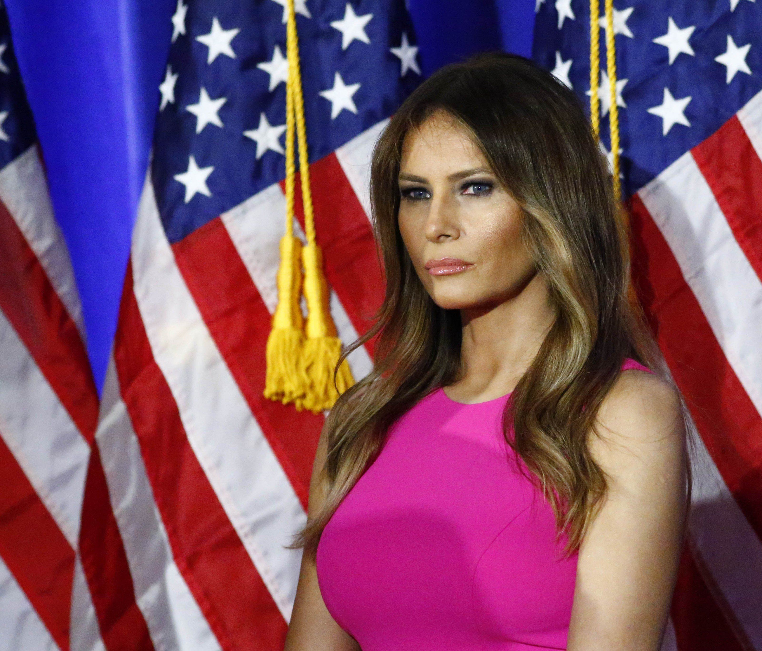 Melania Trump verklagt mehrere Medien. Melania Trump verklagt mehrere Medien.